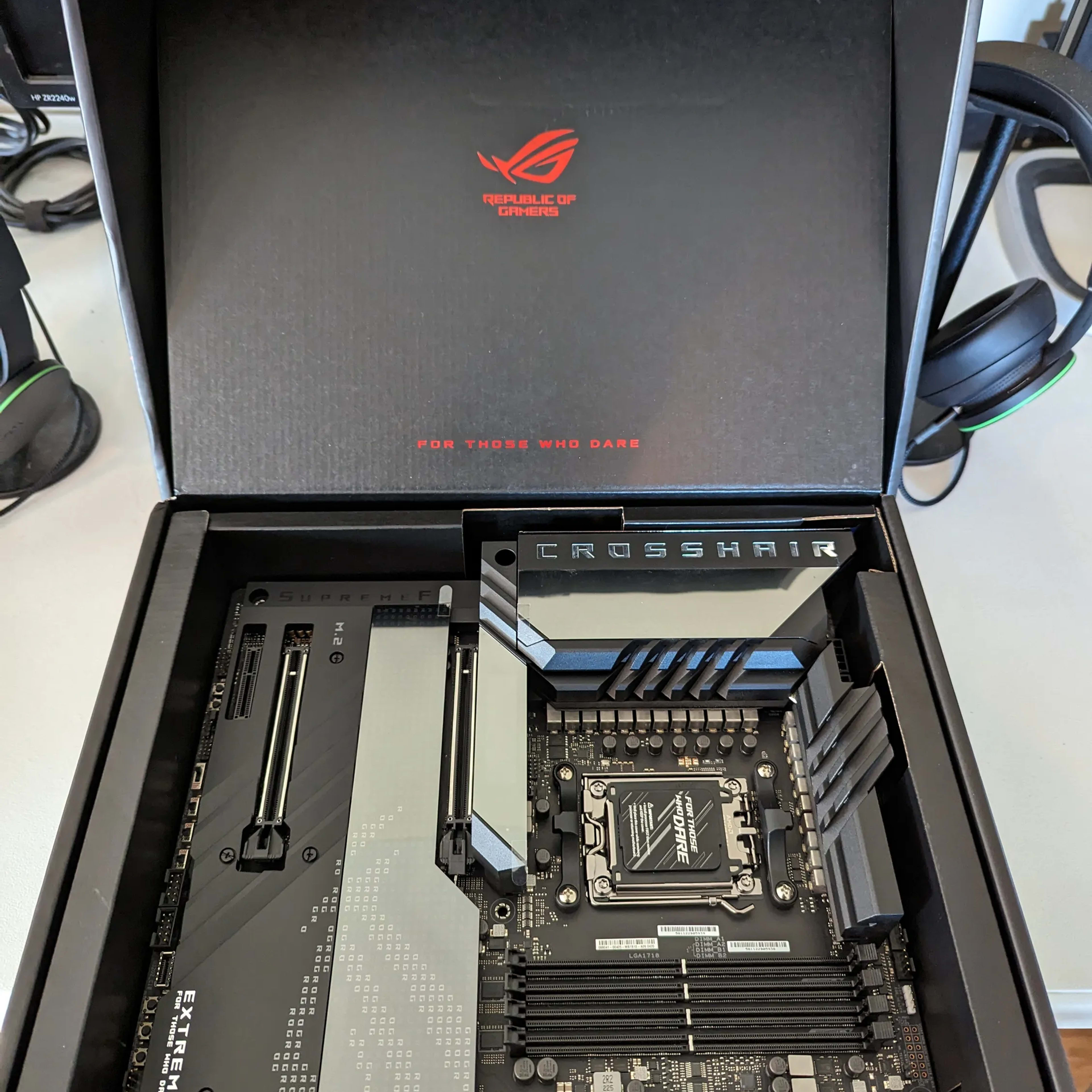 ASUS ROG CROSSHAIR X670E EXTREME MOTHERBOARD