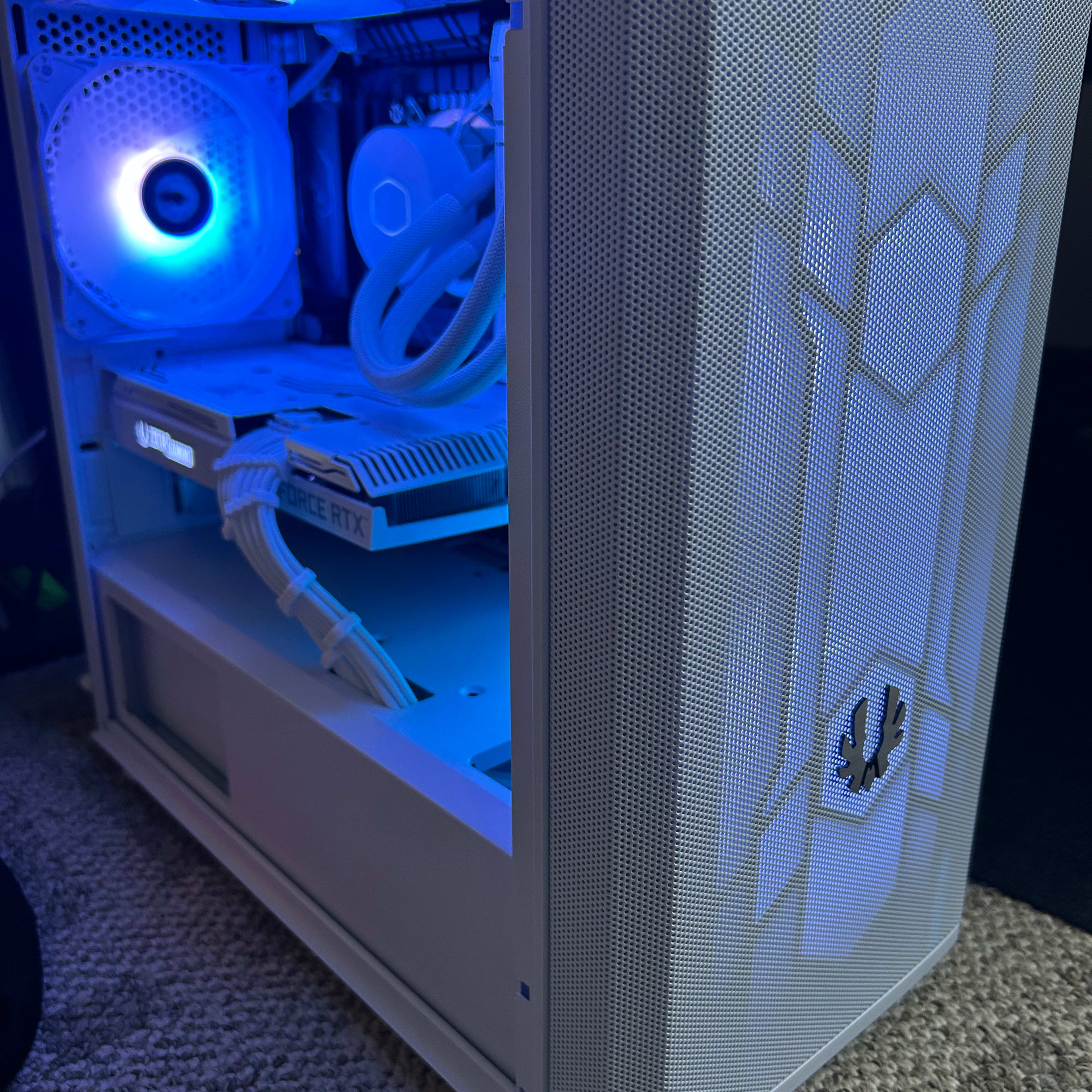 WHITE GAMING PC I3-12100F - RTX 3060