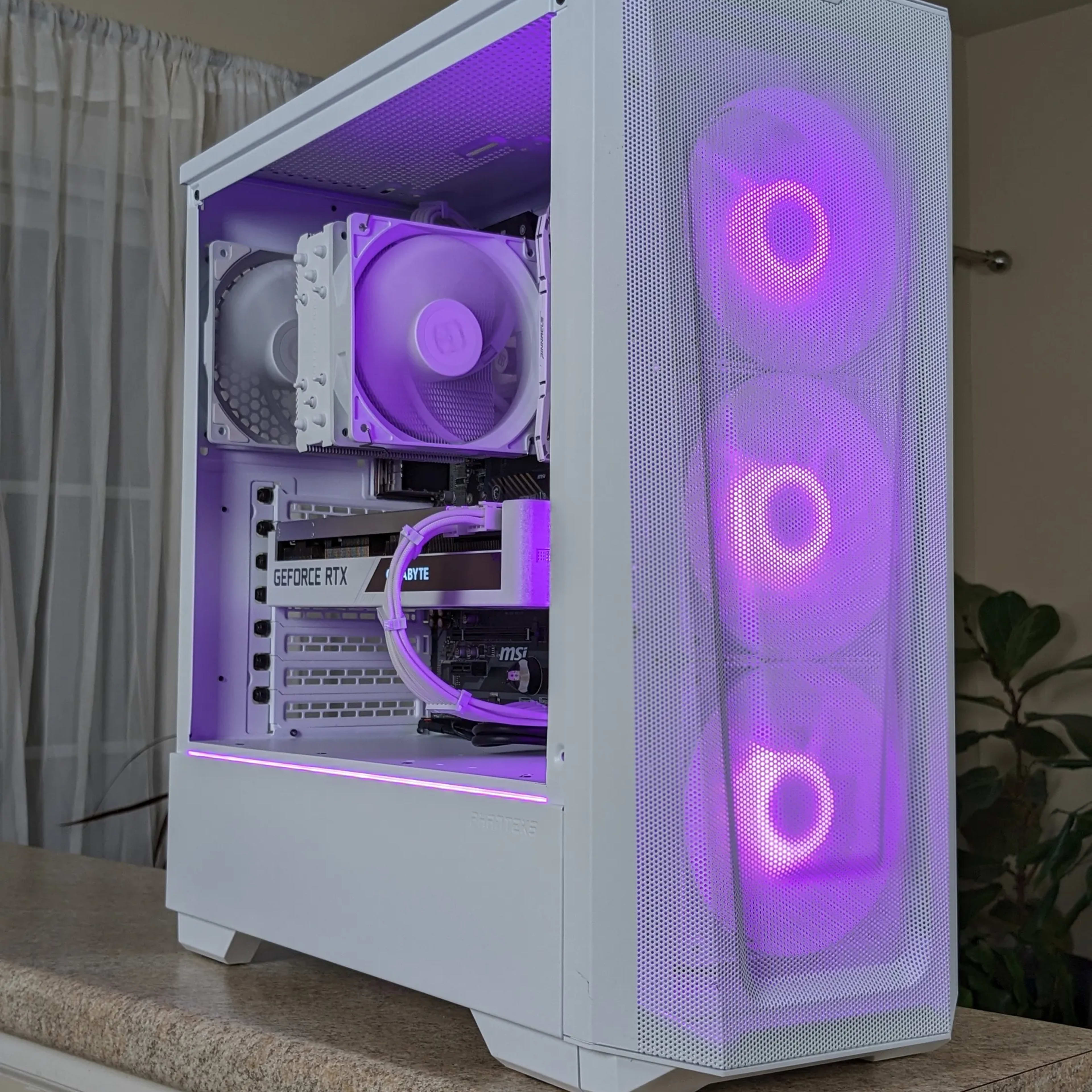 Mid Range All White Gaming PC - Ryzen 5 5600 - RTX 3070