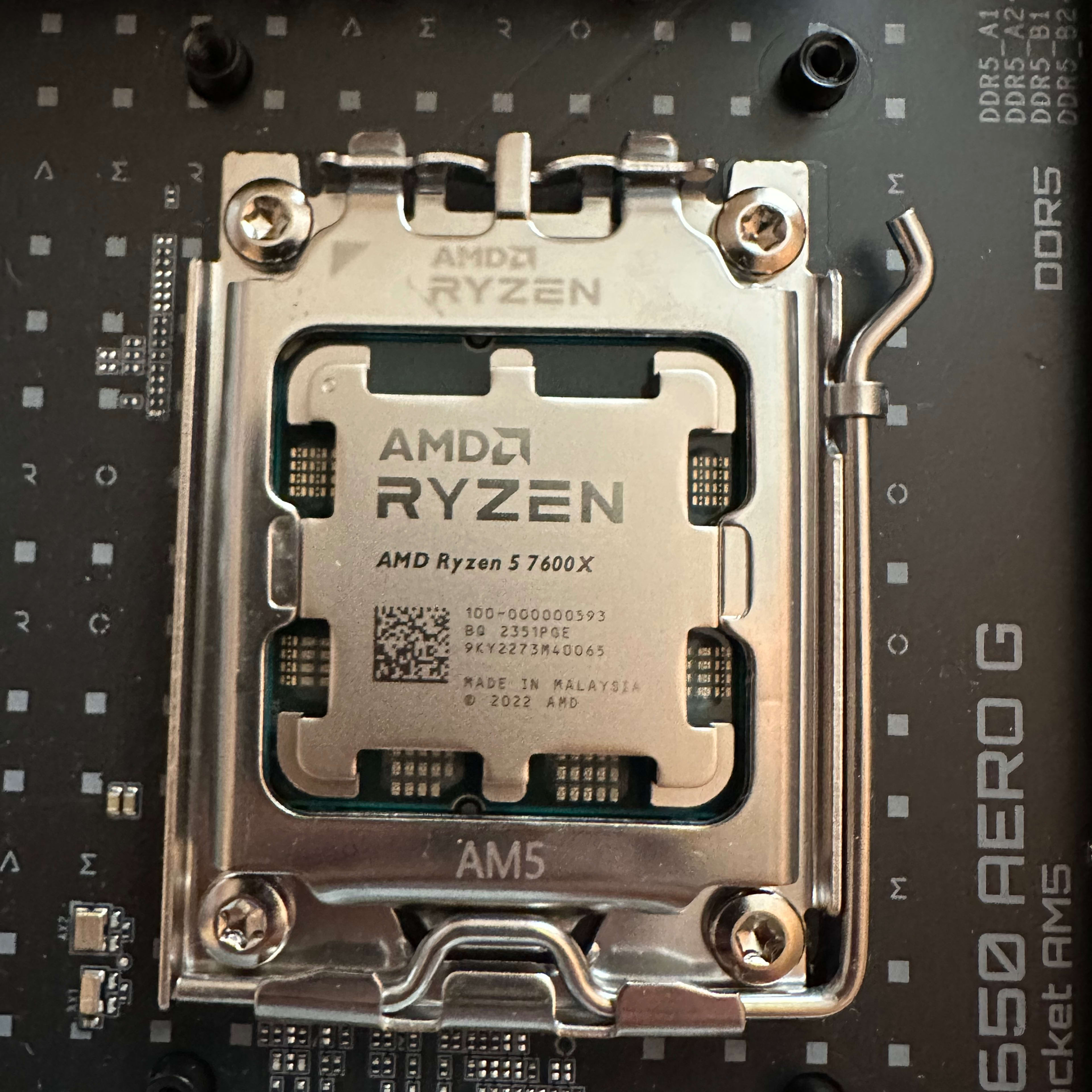 BUNDLE!! Ryzen 5 7600x, 32GB RAM, B650 Aero G Motherboard!!