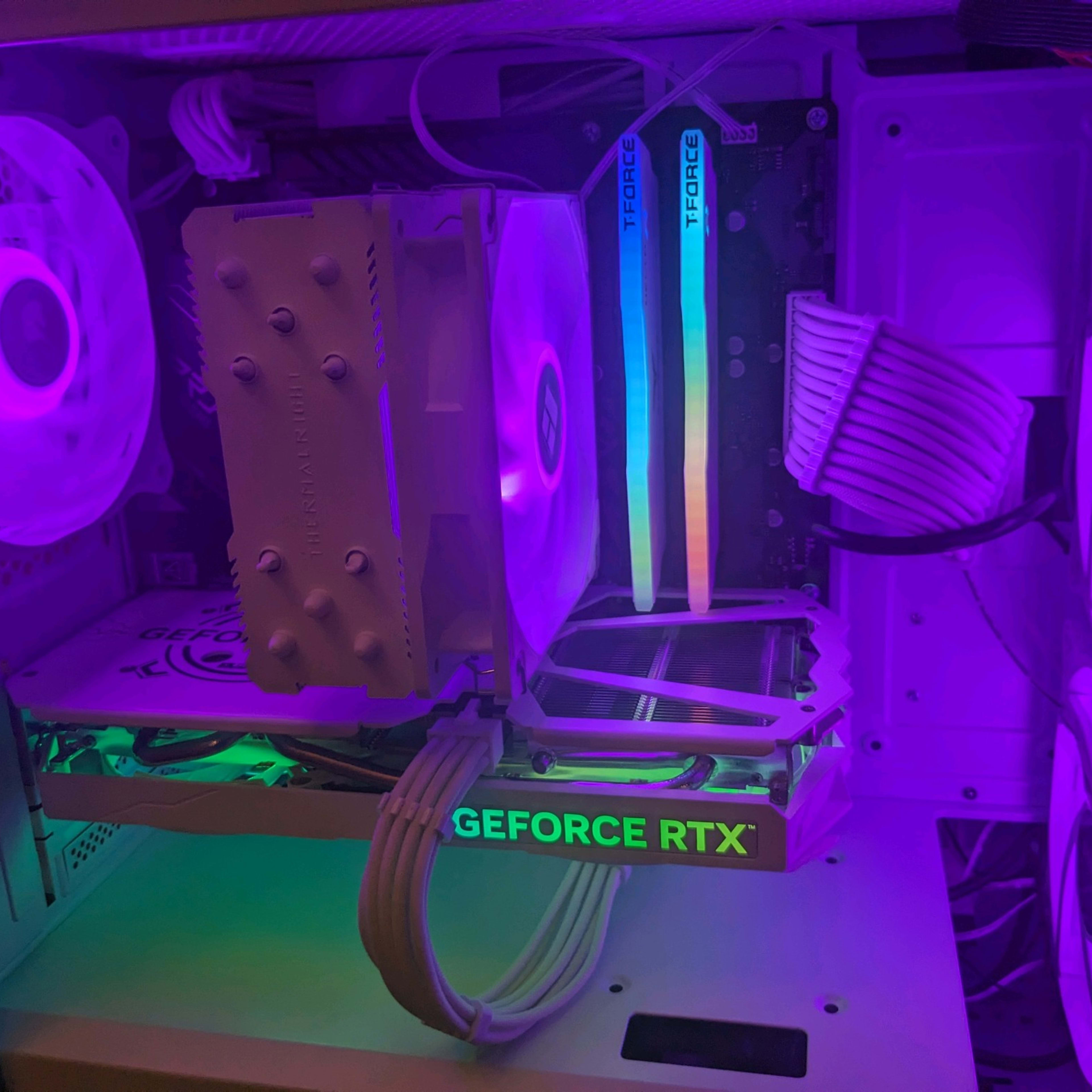 White King ♕ Gaming PC