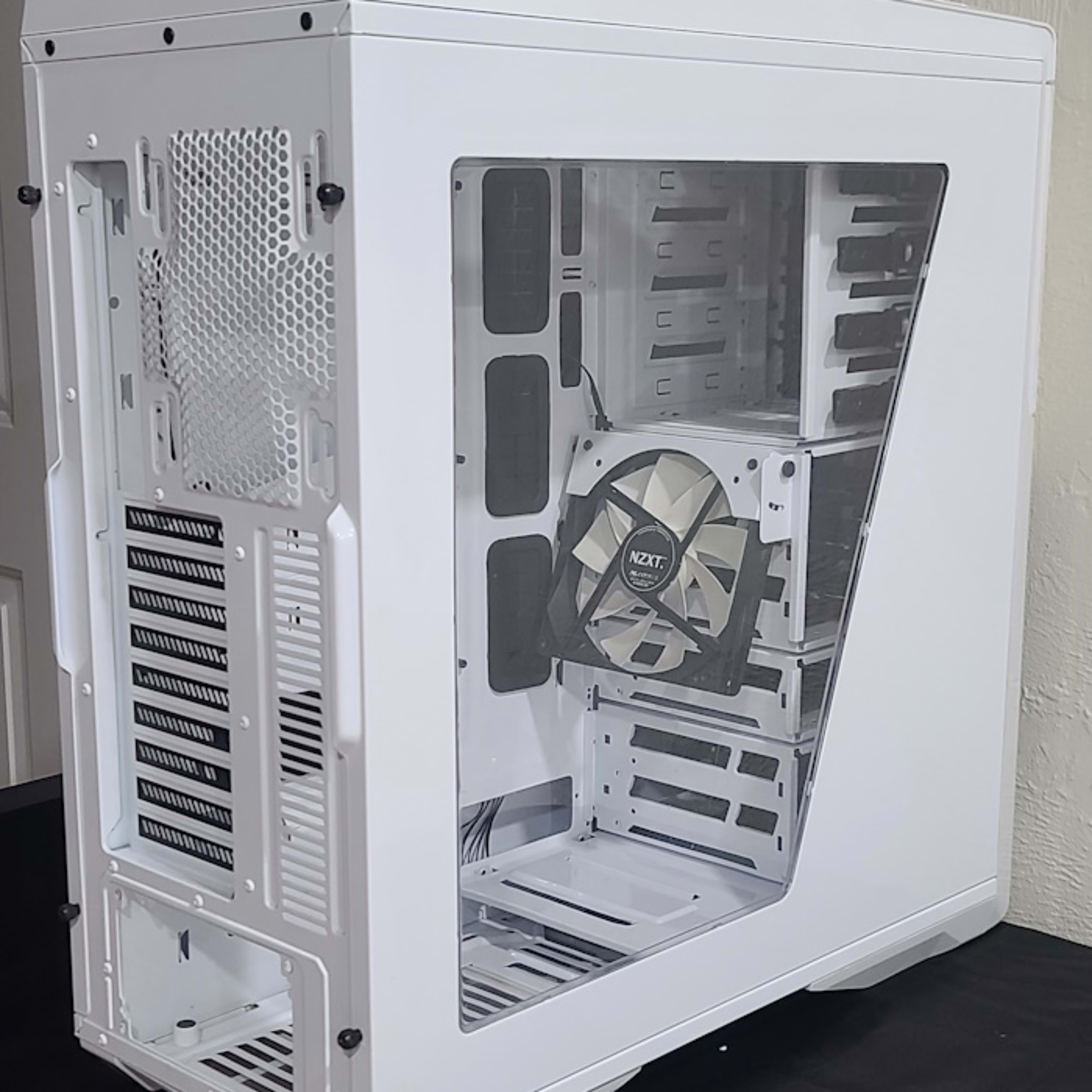 NZXT Phantom 630 Windowed Edition White Steel / Plastic ATX Full Tower Computer Case