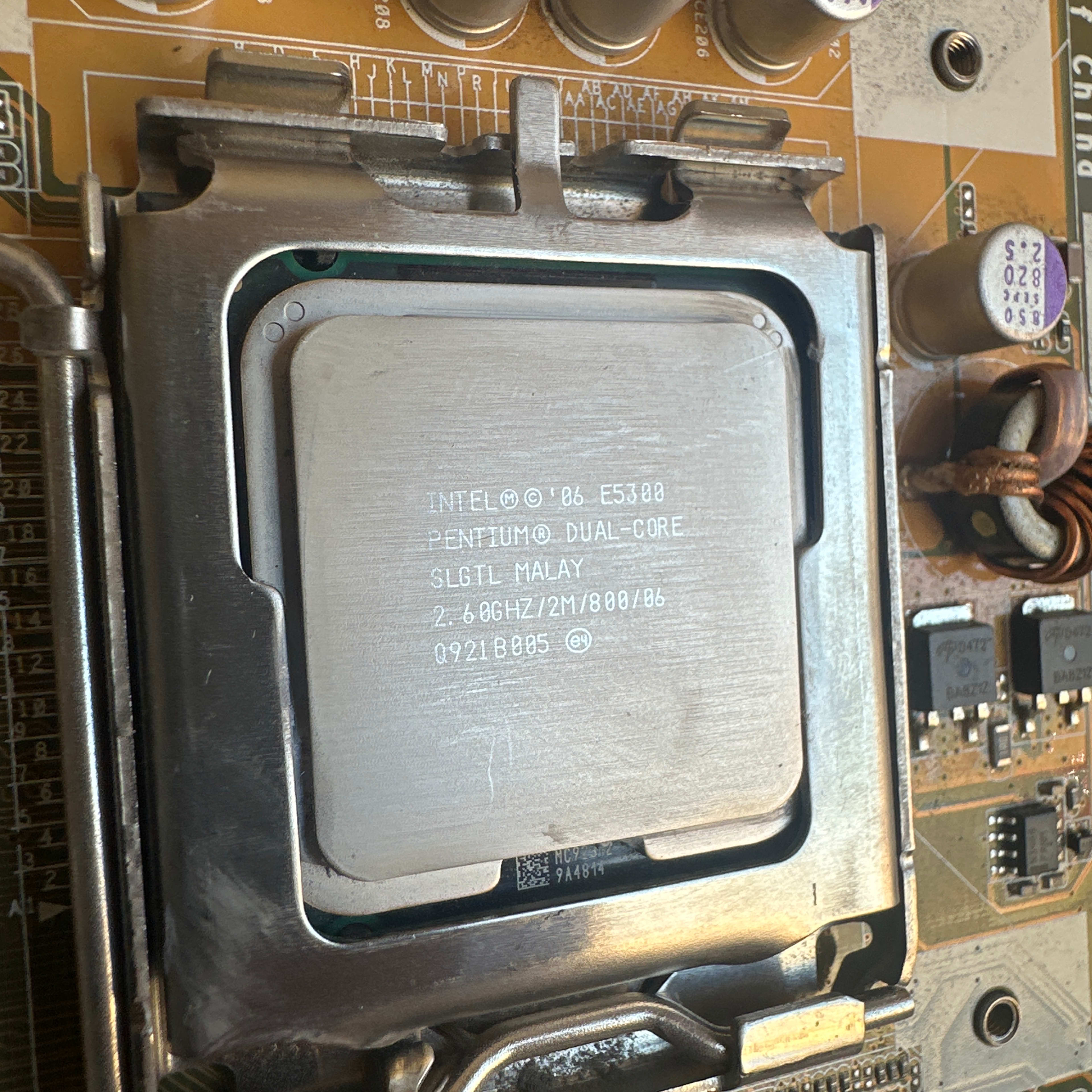 Intel E5300 Pentium Dual Core (2.60 ghz) bundle