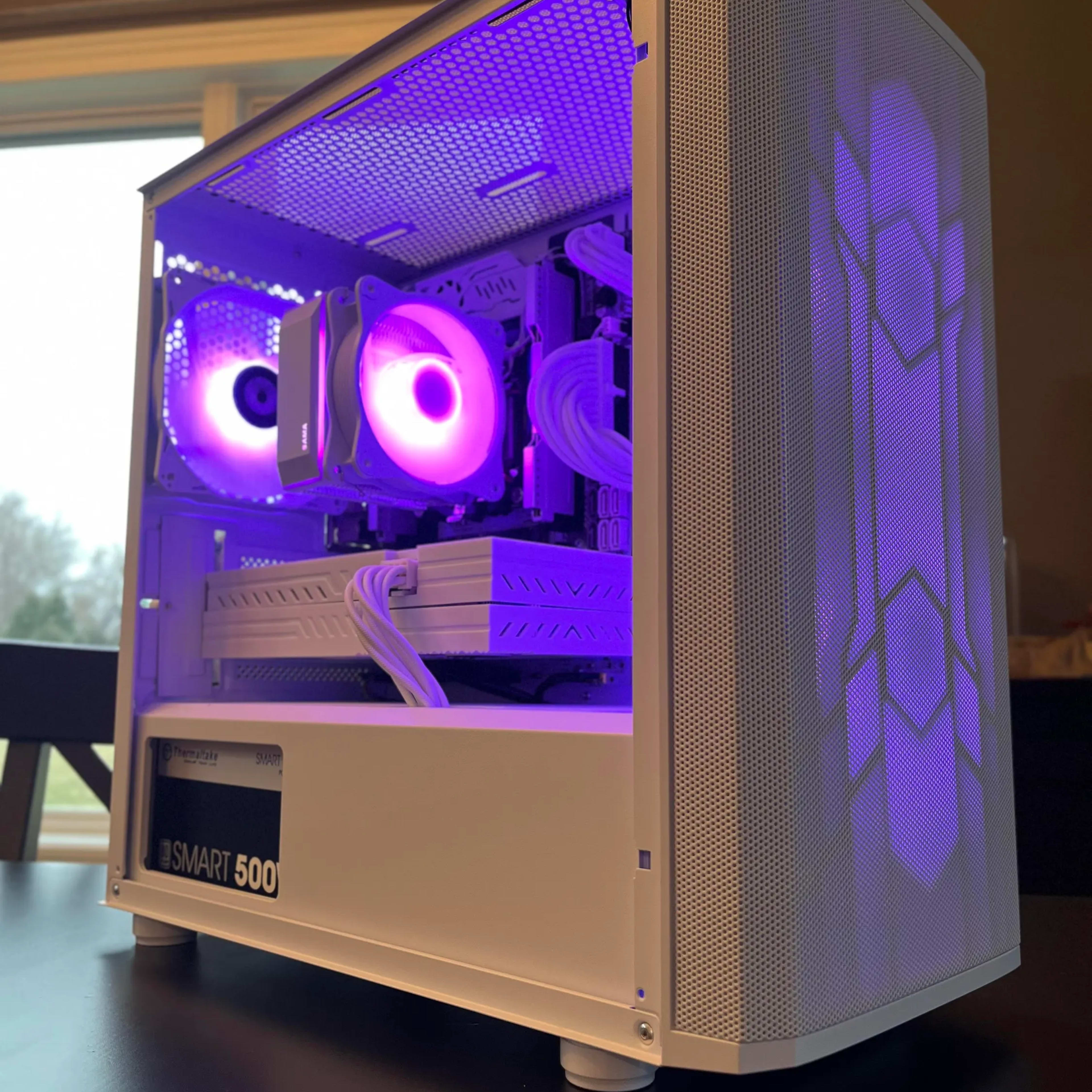 ALL WHITE GAMING PC | RX 580 | XEON 2640 V3 | 16GB DDR4 | 500GB NVME