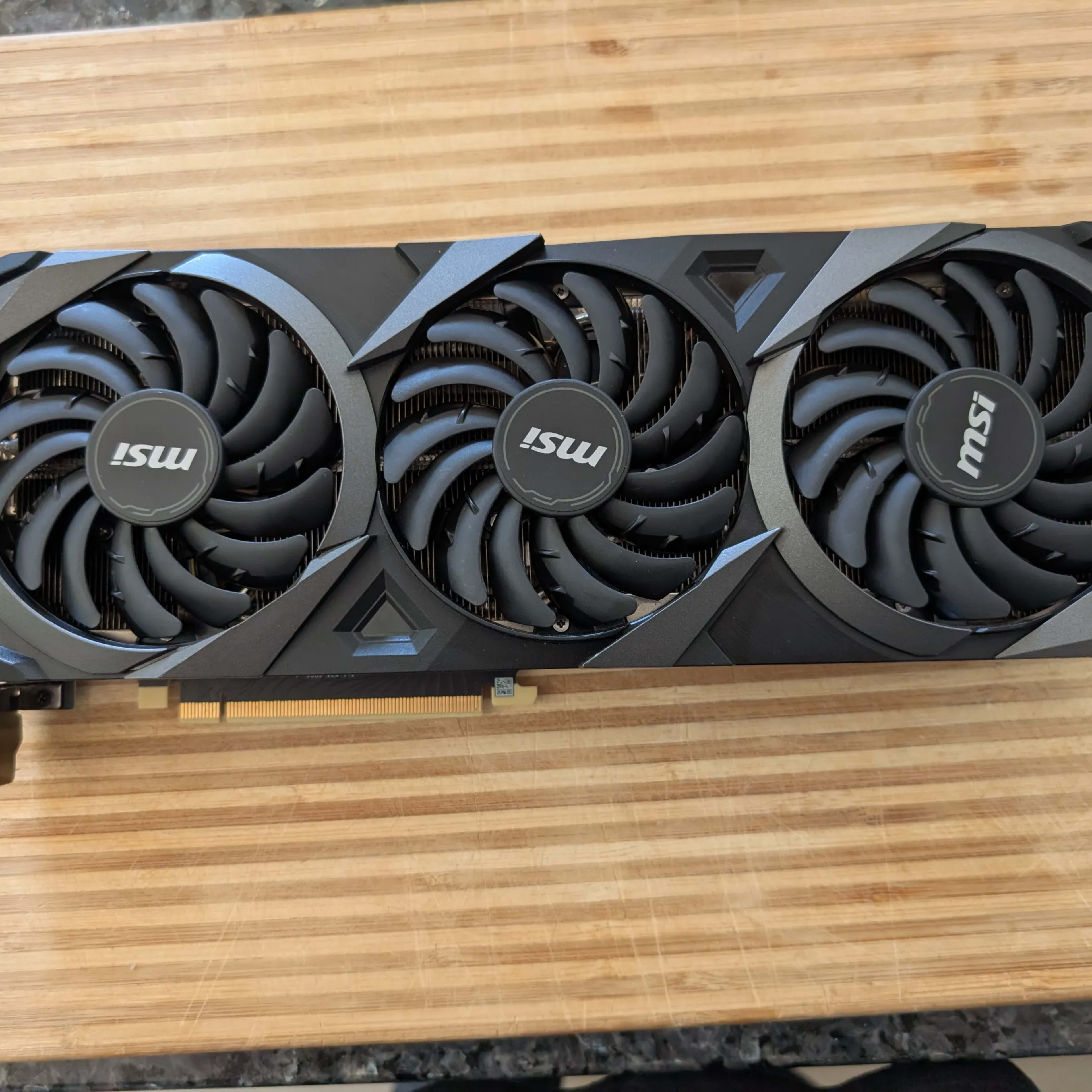 MSI Ventus 3x OC RTX 3080 Ti 12GB | Jawa MSI Ventus 3x OC RTX 3080 Ti 12GB | Jawa
