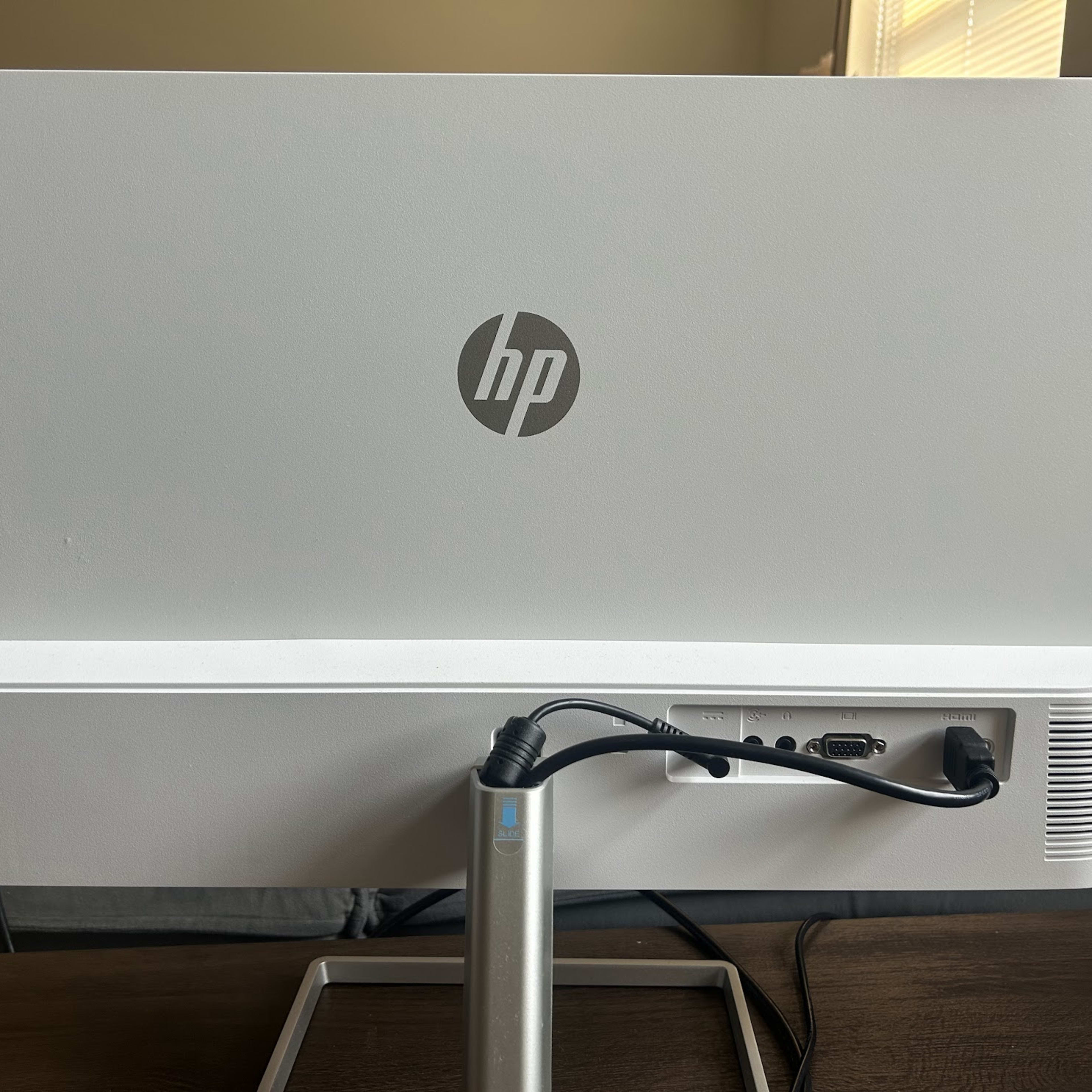 HP 22FW LED Monitor back