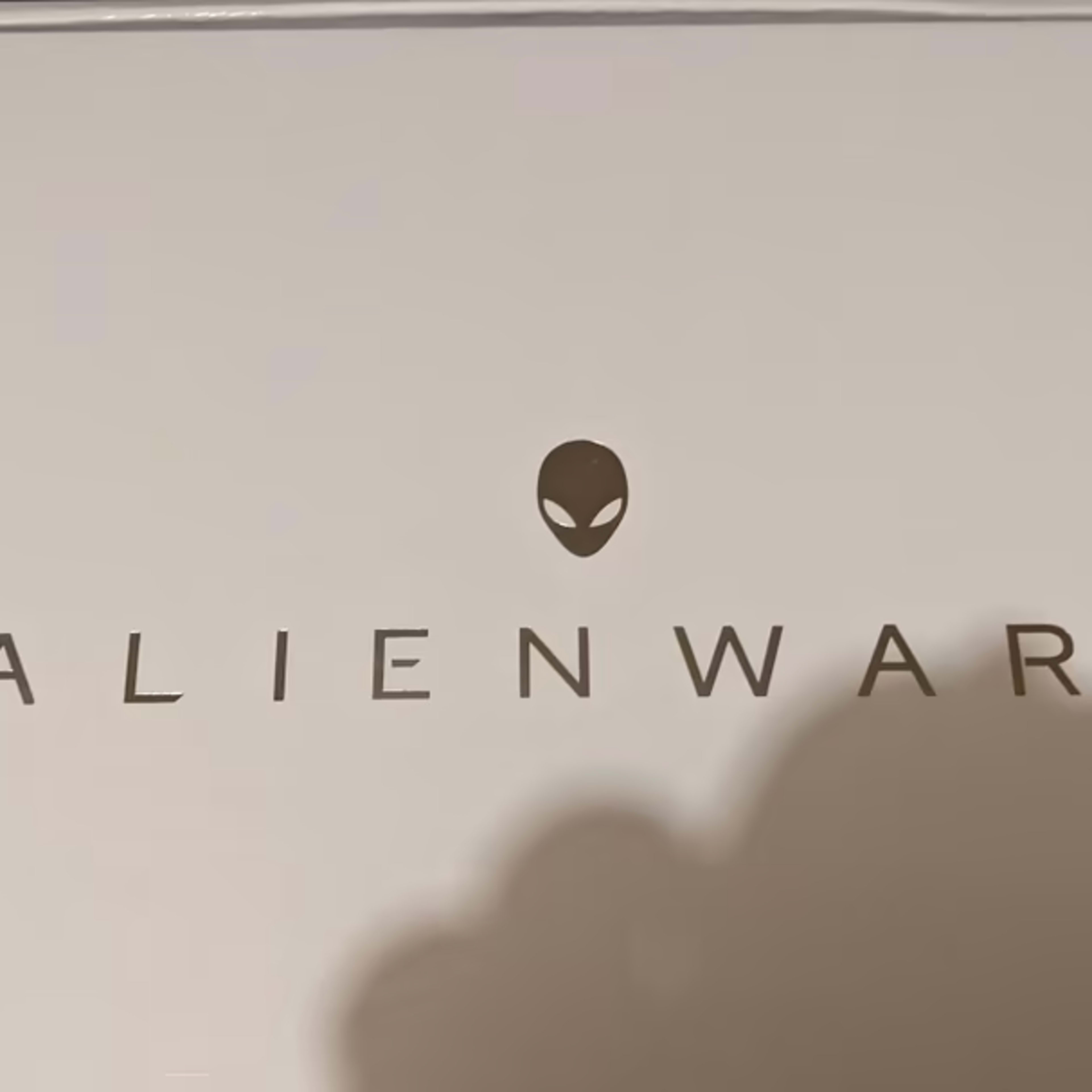 BNIB Alienware m15 r3 (2020) i7-10750H, 32GB RAM, RTX 2080 Super, 1.5TB SSD storage, 300Hz/1080p 