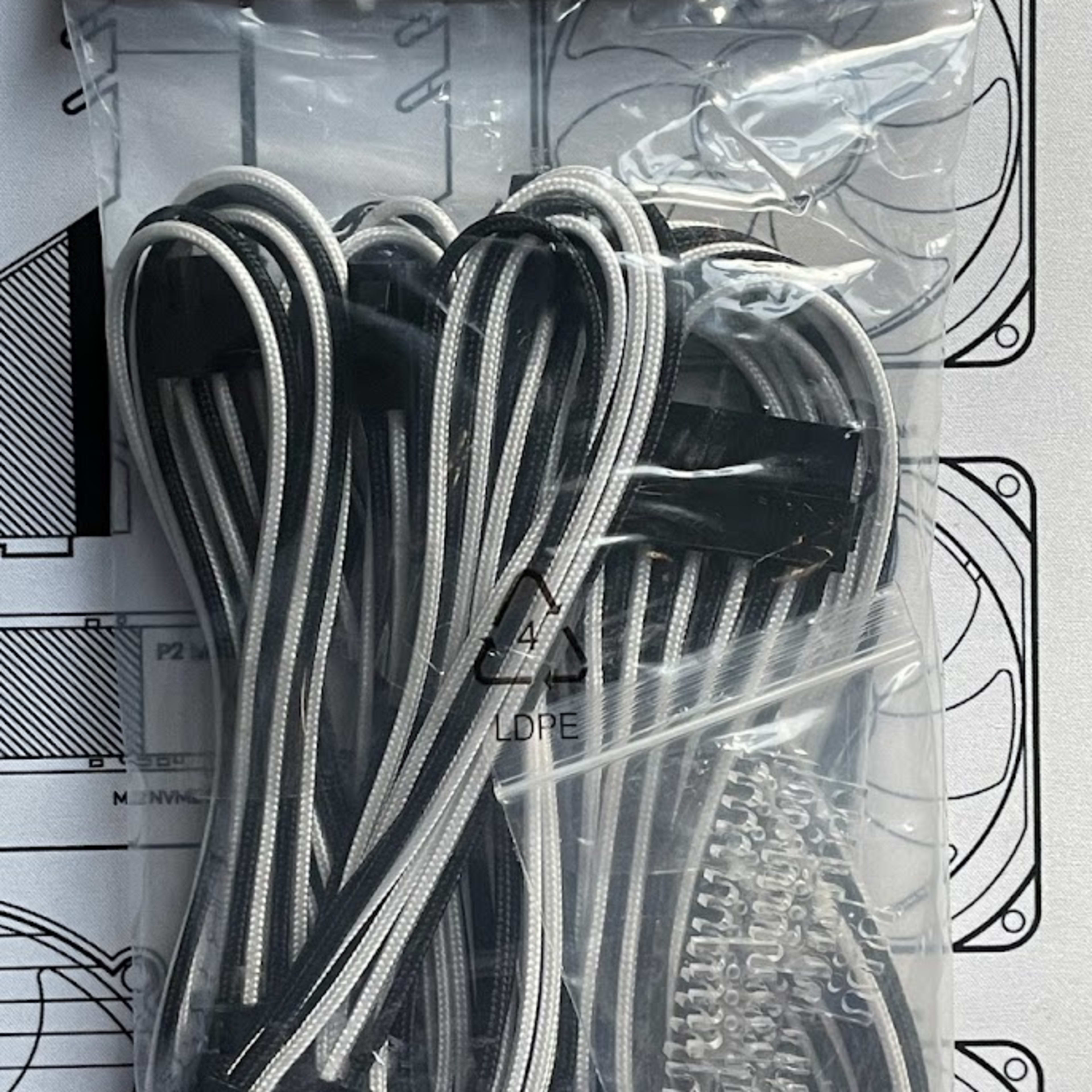 Phanteks 18AWG PSU Cable Extensions - Black/White Mix