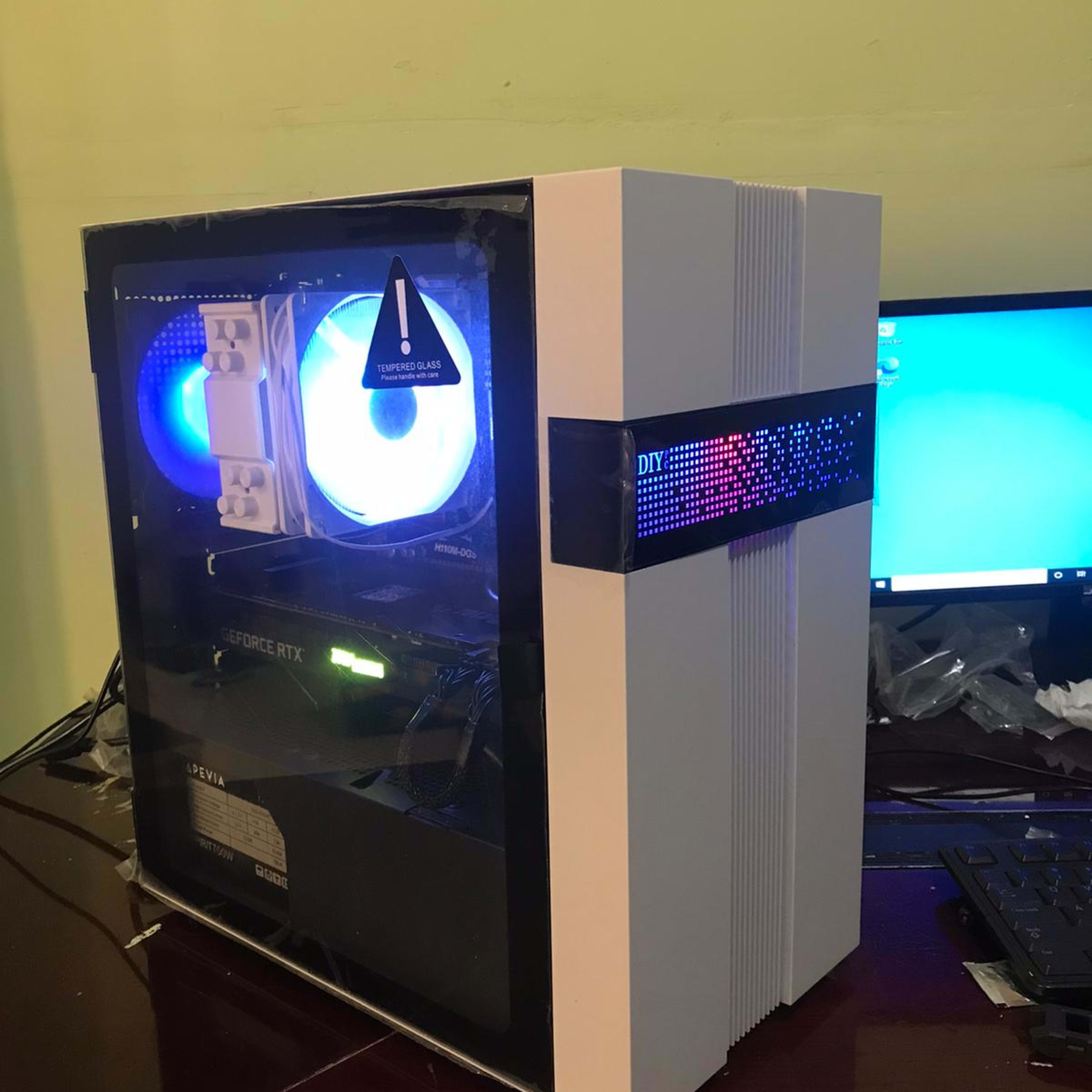 WHITE HIGH END GAMING PC