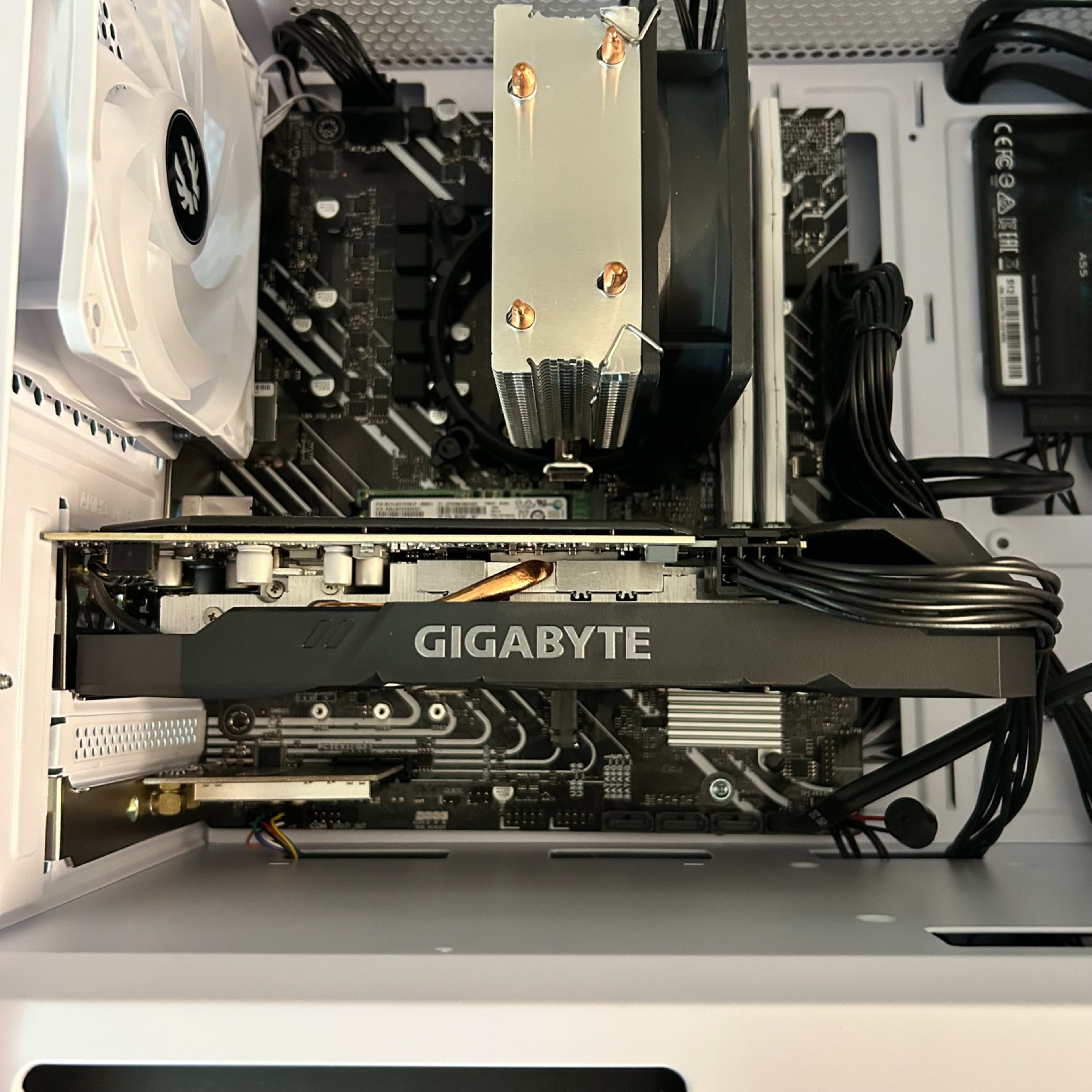 Intel i5-12th, 16GB, RTX 2060 GDDR6, 512GB M2 NVMe SSD, 512 Intel i5-12th, 16GB, RTX 2060 GDDR6, 512GB M2 NVMe SSD, 512