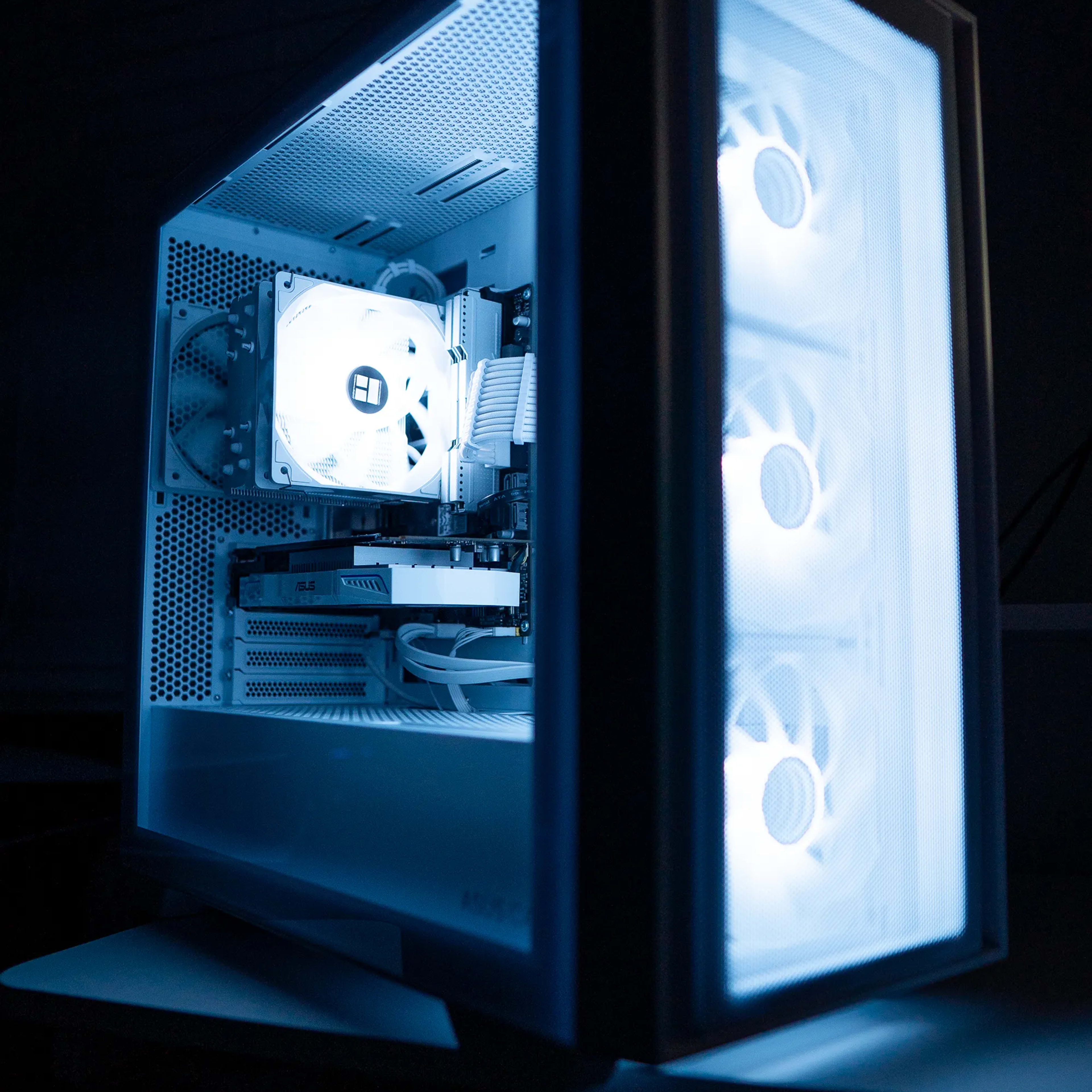 ⚪❄️ | INTEL i3 10100F | GTX 950 | 16GB DDR4 RAM | 256GB NVME SSD + 160GB HDD | Arctic Snow |