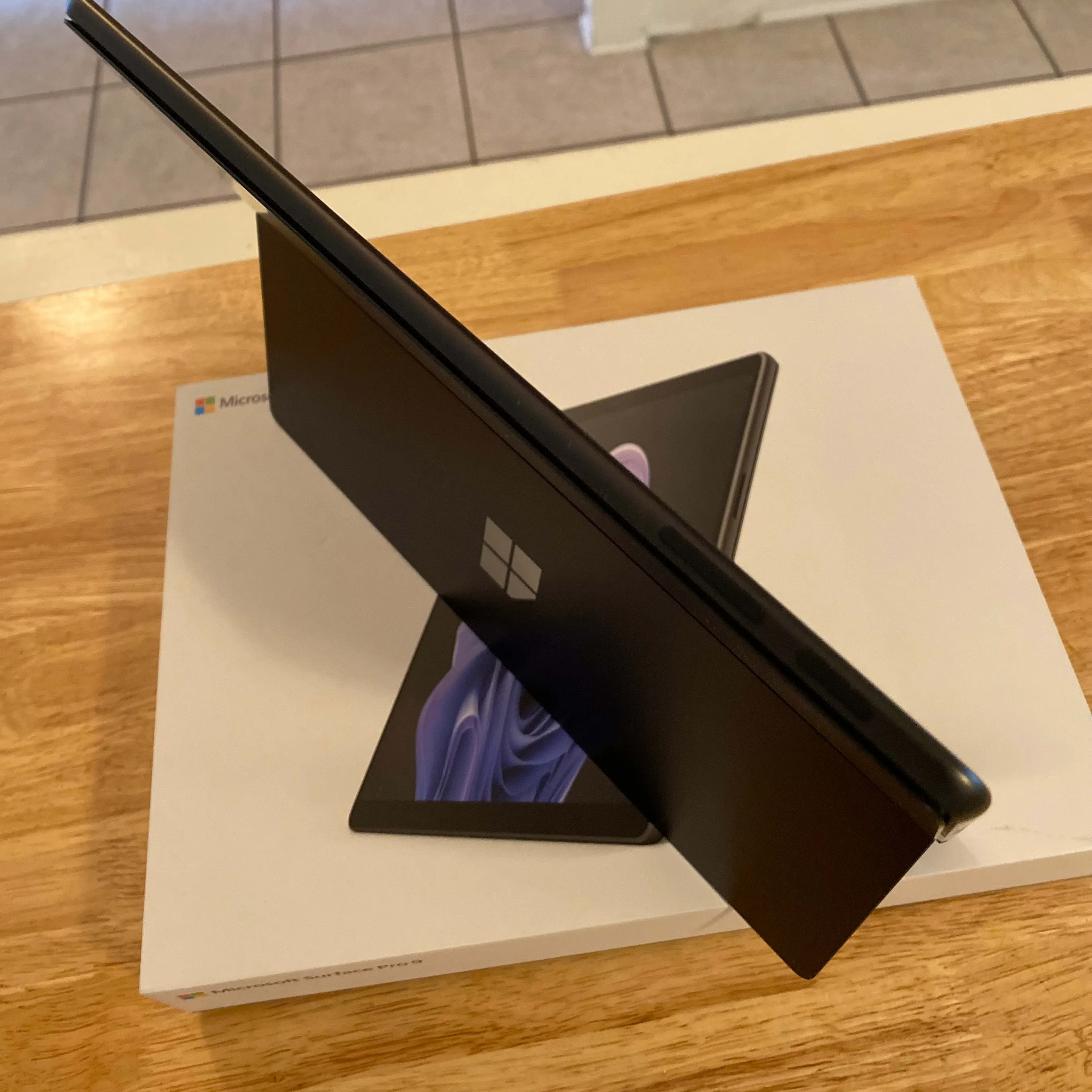 Microsoft Surface PRO 9 Model 2038 / Wi-Fi 6E connectivity / Bluetooth® Wireless 5.1 technology