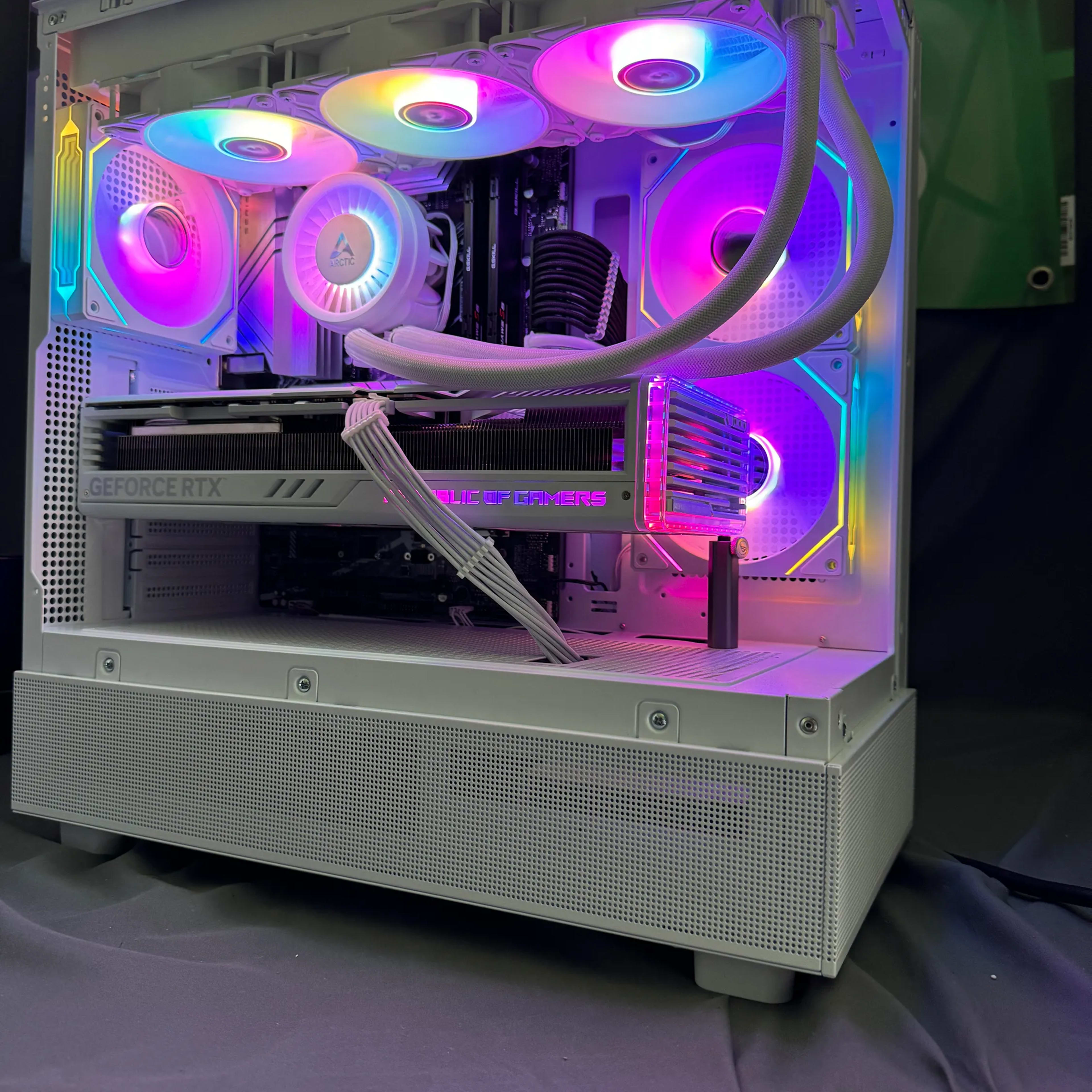 RTX 4090 Whiteout Gaming PC