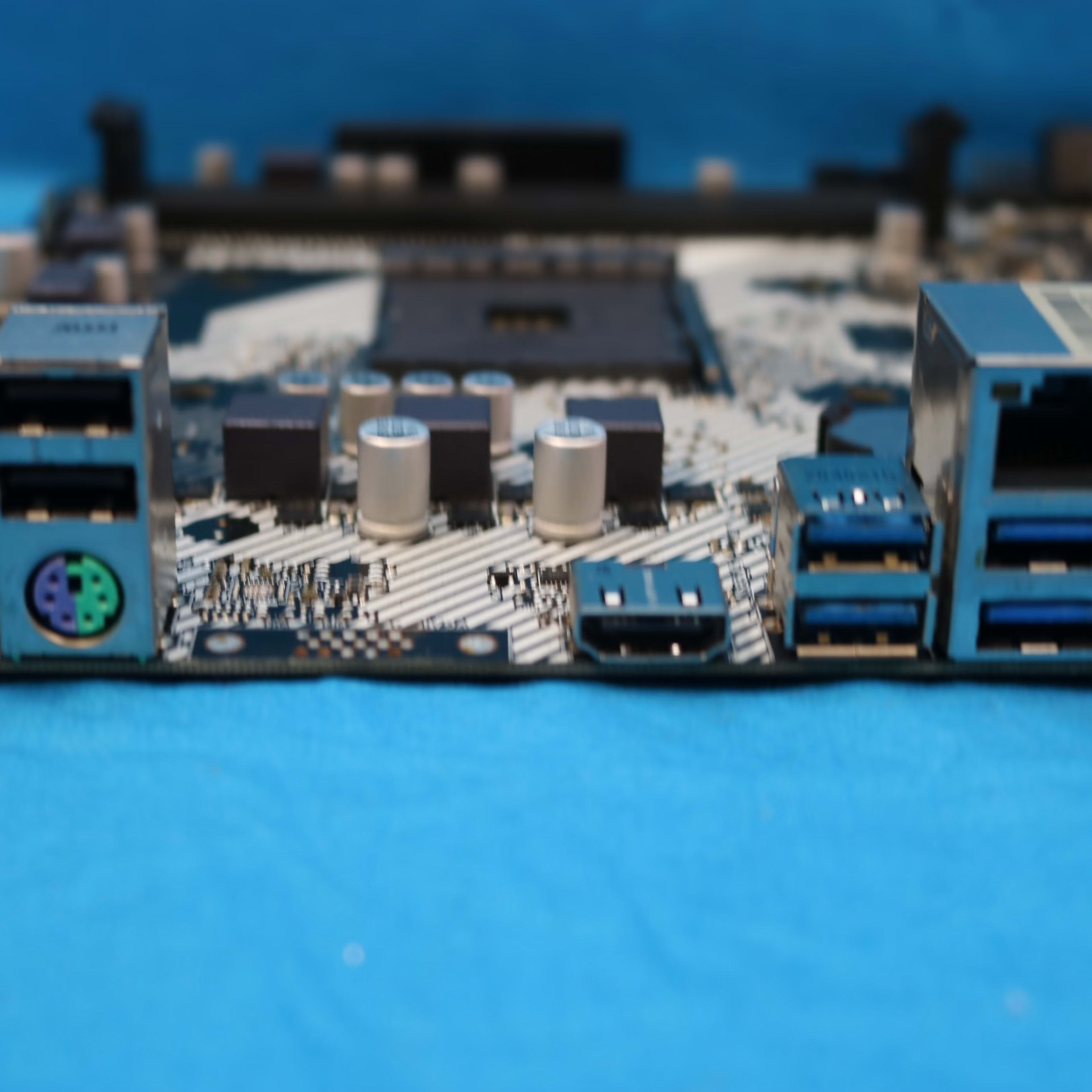 *Newest BIOS* ASRock A320M/ac AMD Socket AM4 MicroATX DDR4 Desktop
