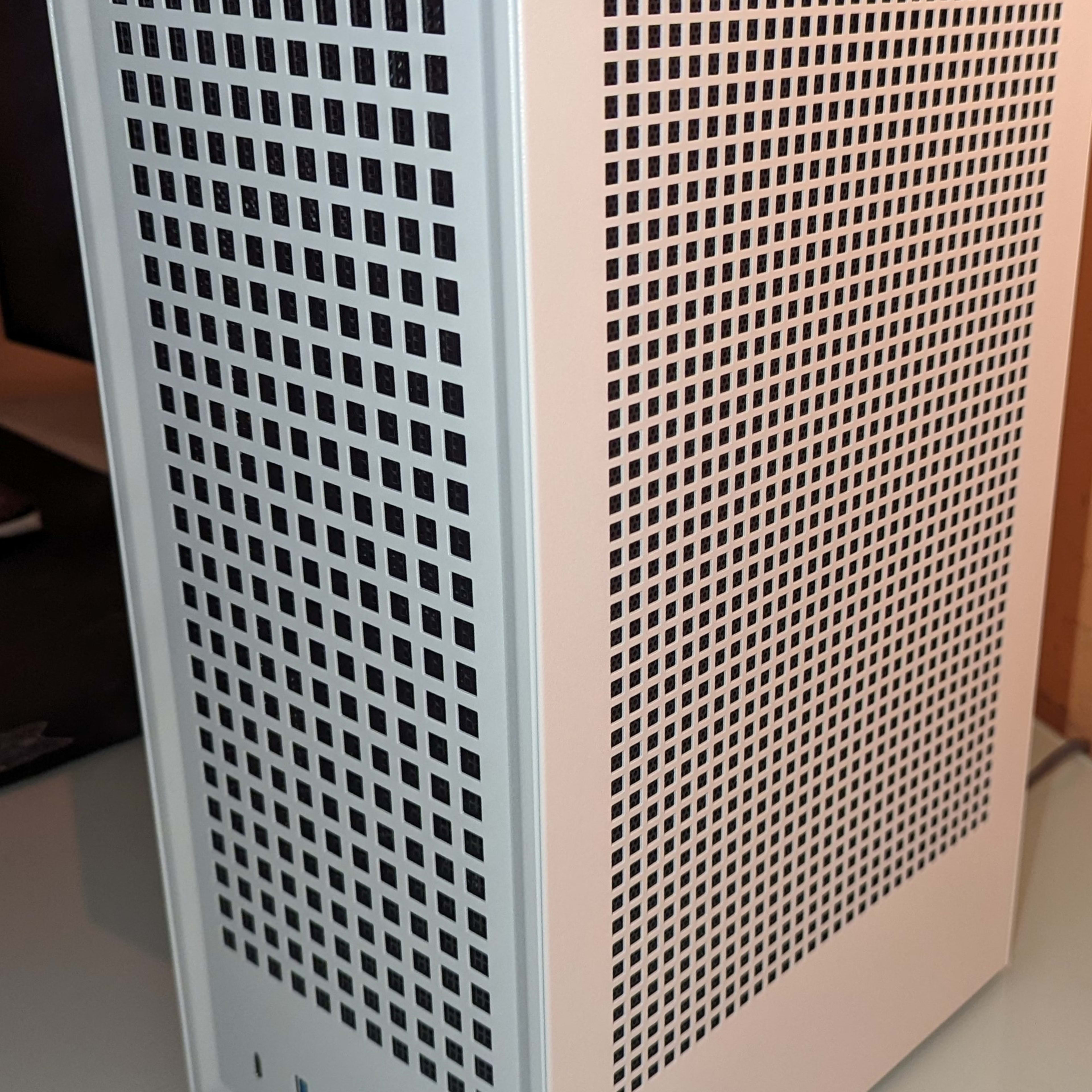 1080p E-Sports ITX HYTE Revolt (ALL-AMD) X3D Build