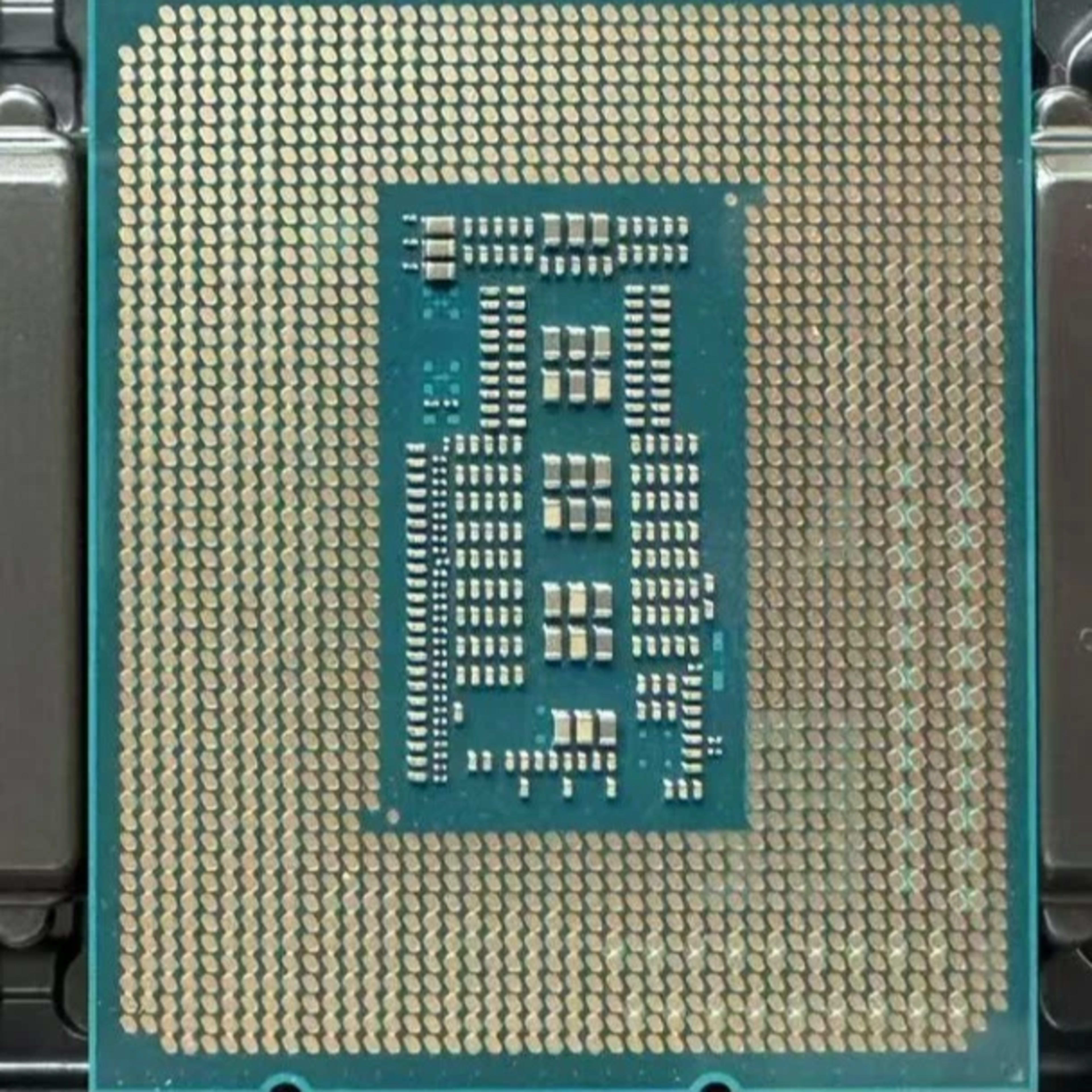 Intel Core13th Gen i7-13700F Desktop Processor (16 Core (8 P Intel Core13th Gen i7-13700F Desktop Processor (16 Core (8 P