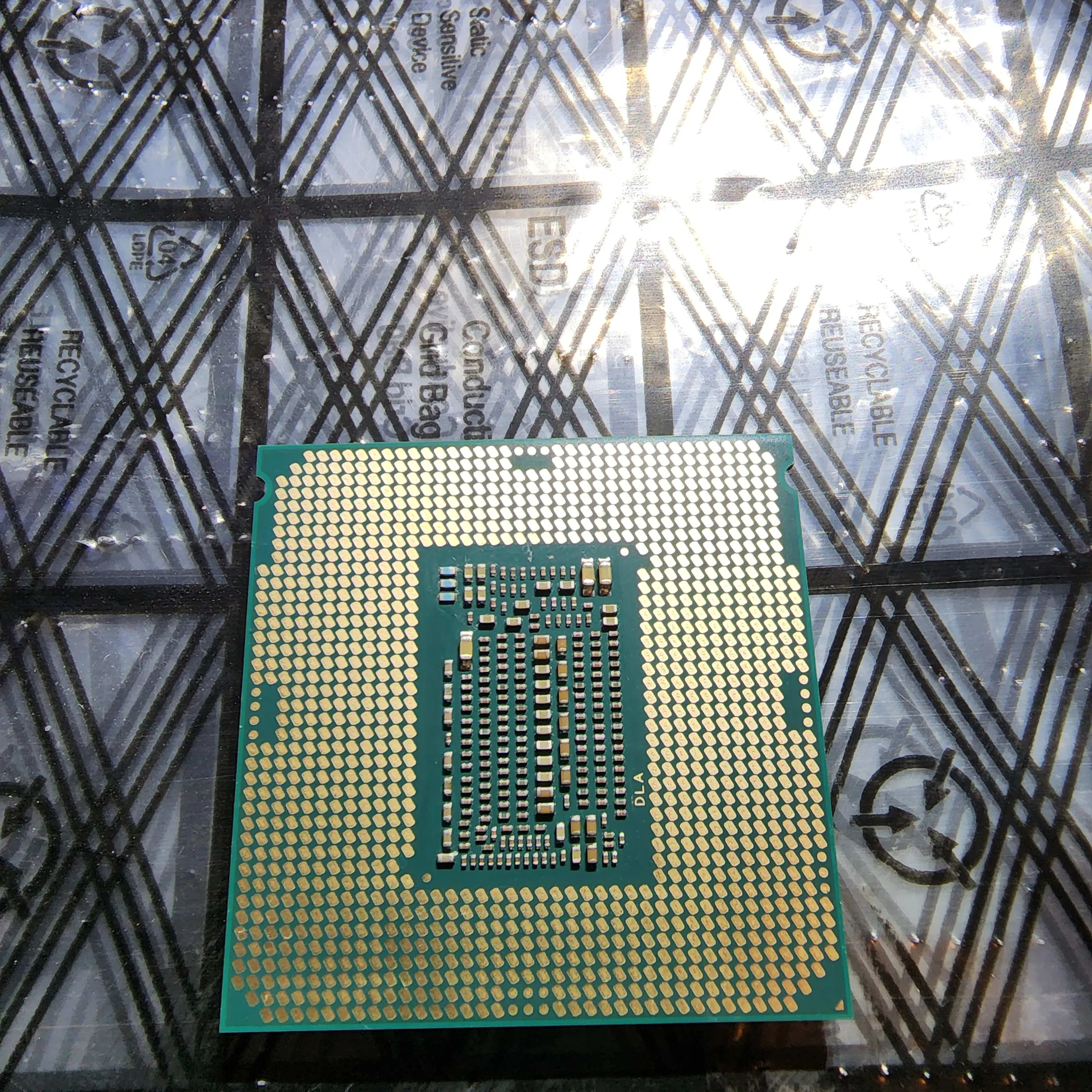 Intel Core i7-9700K Processor 3.60GHz Boosts up to 4.90GHz 8-Cores