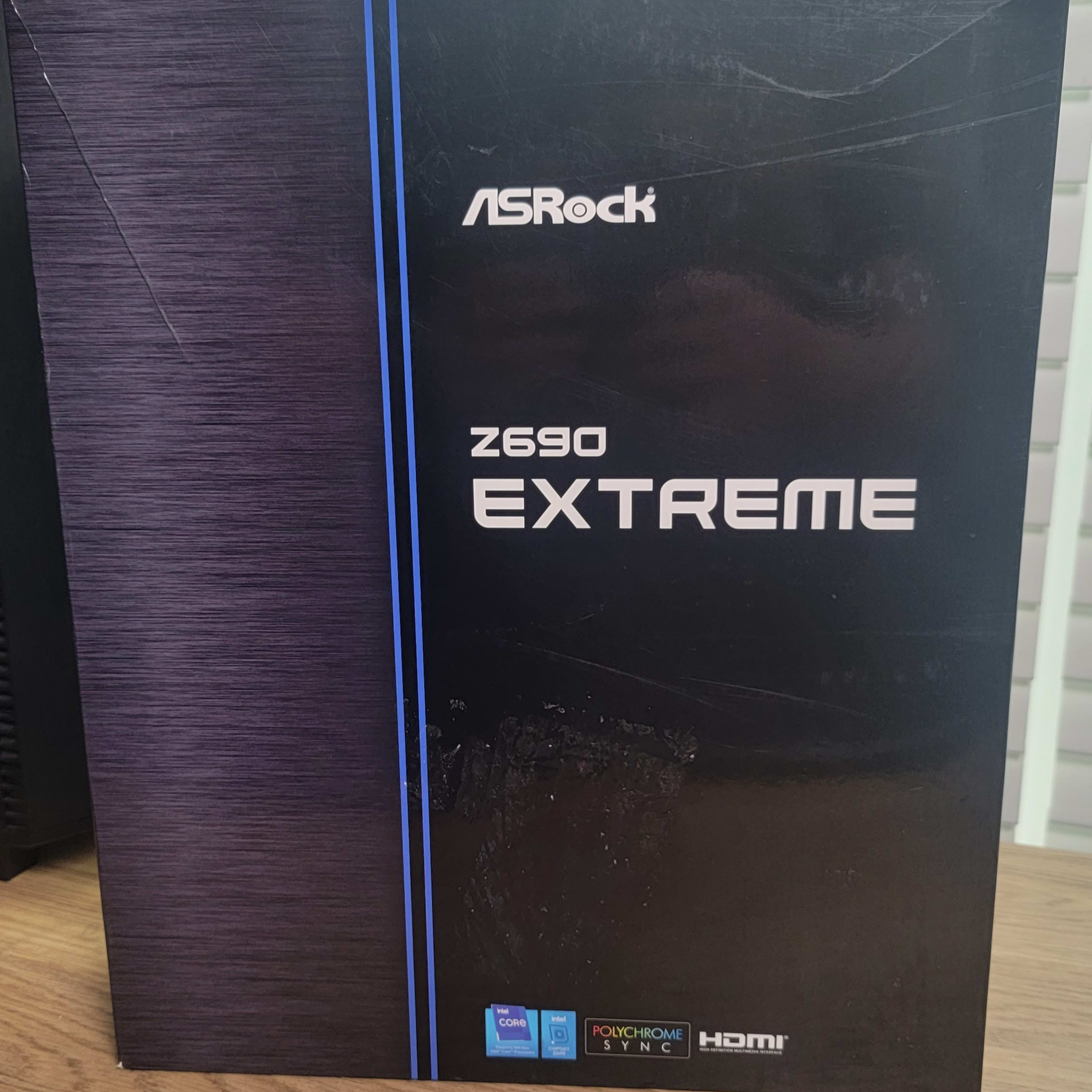 ASRock > Z690 Extreme