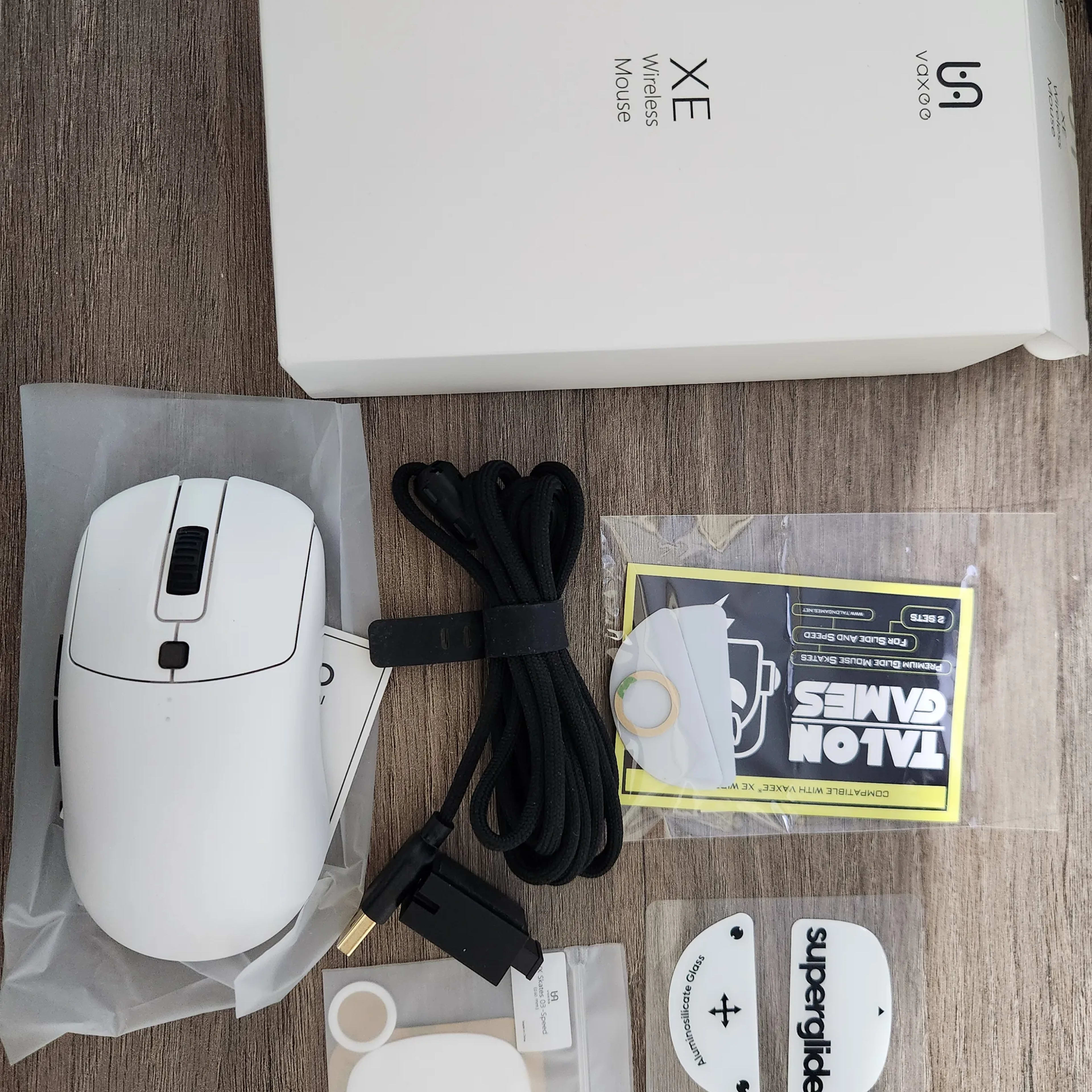 White VAXEE XE Wireless | Jawa