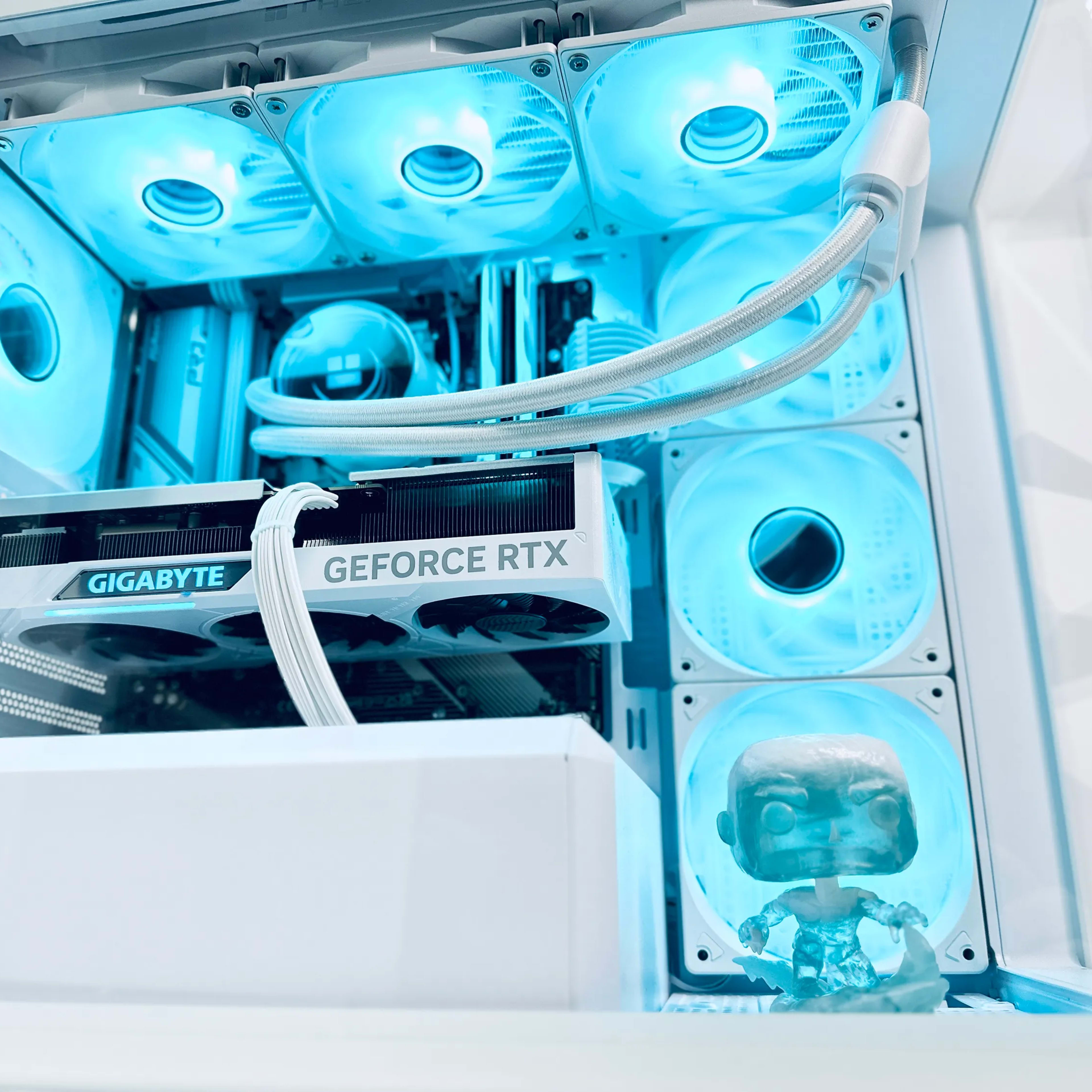 🧊🥶🧔‍♂️Iceman❄️Liquid Cooled Gaming PC❄️Nvidia RTX 4070 Super 12GB❄️AMD Ryzen 5 7500F❄️32GB DDR5