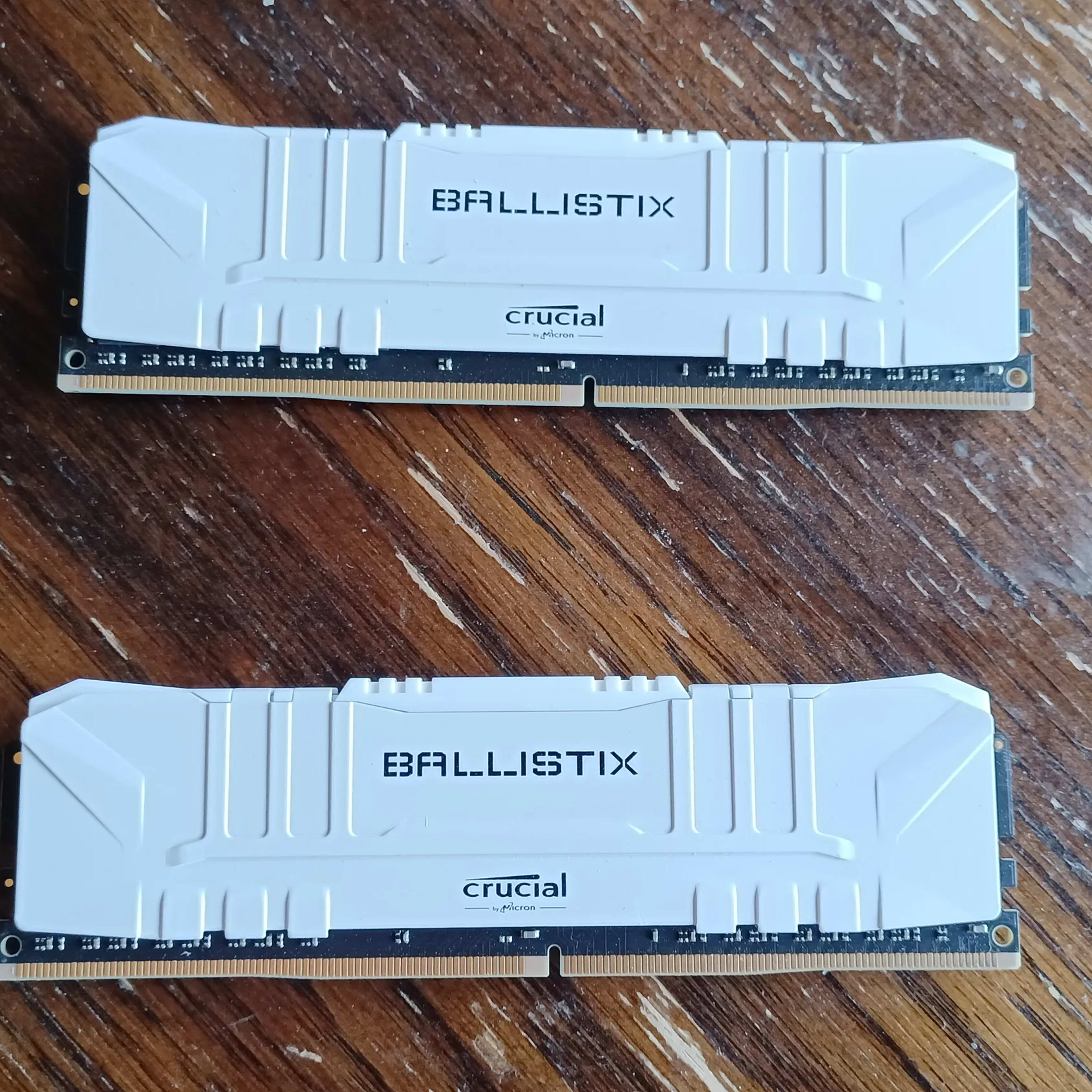 (WHITE) Crucial Ballistix 2666 MHz DDR4 DRAM Desktop Gaming Memory Kit 16GB (8GBx2)