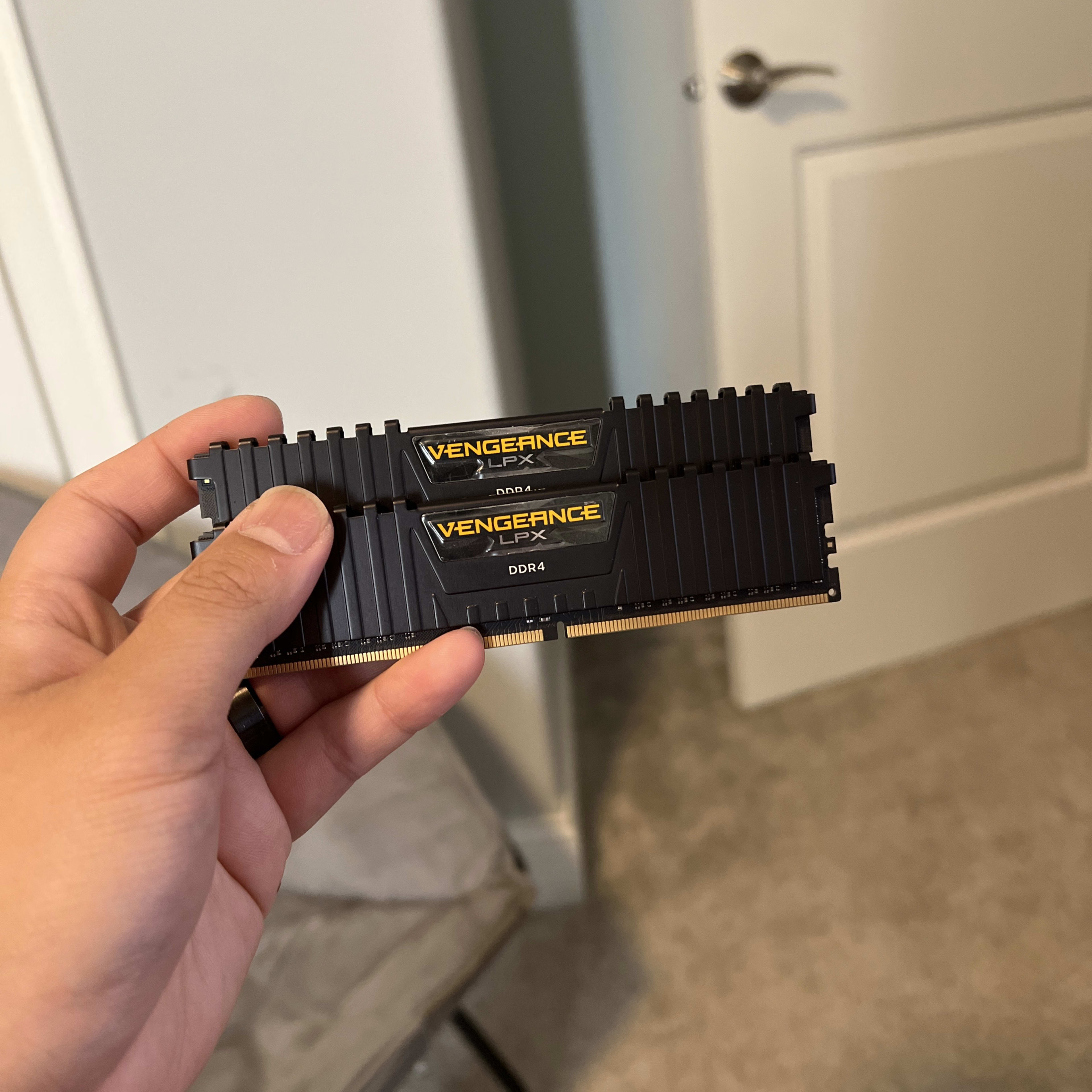 Corsair Vengeance LPX 16GB (2 x 8GB), 3200Mhz CL16