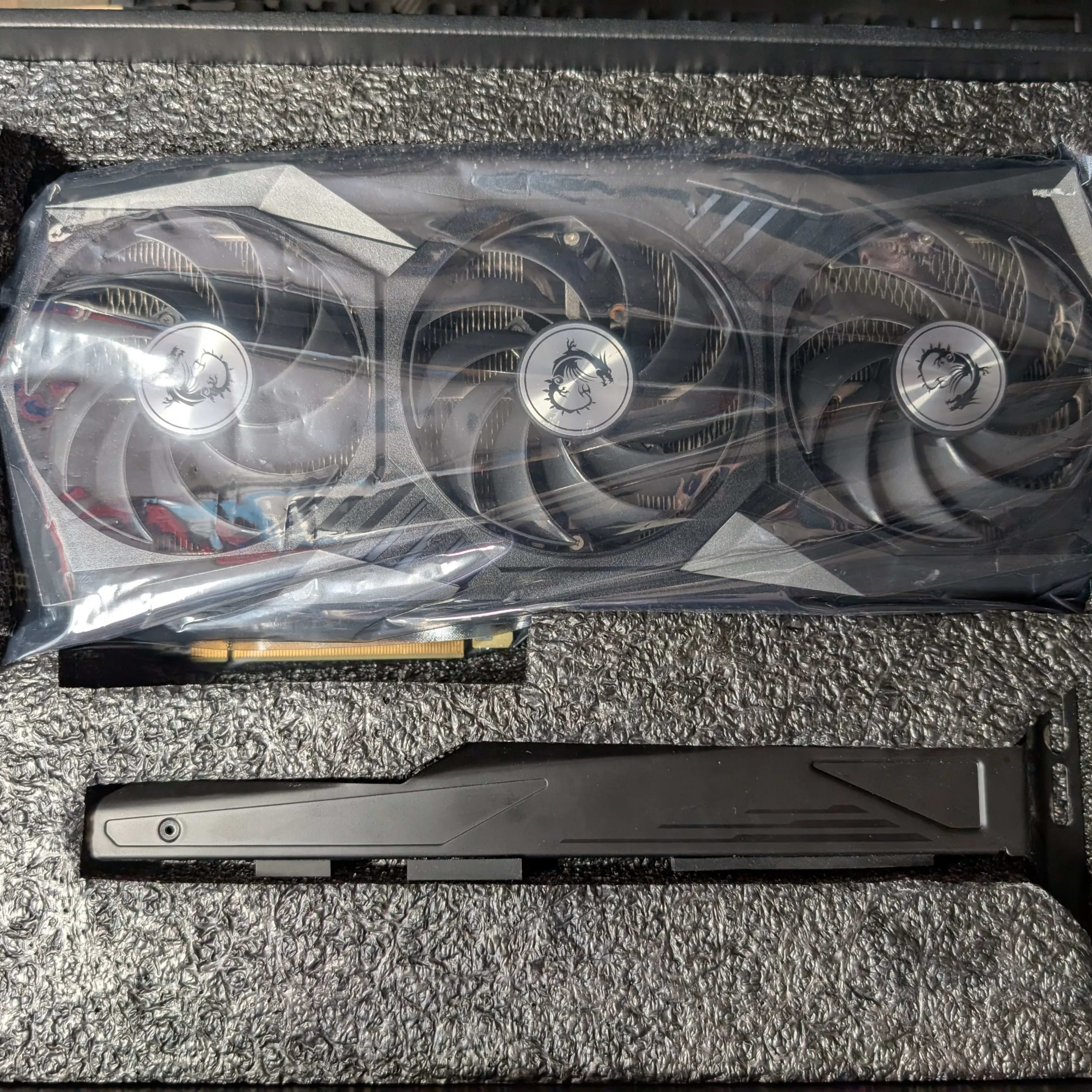 MSI NVIDIA GeForce RTX 3080 GAMING Z TRIO Triple-Fan 10GB MSI NVIDIA GeForce RTX 3080 GAMING Z TRIO Triple-Fan 10GB