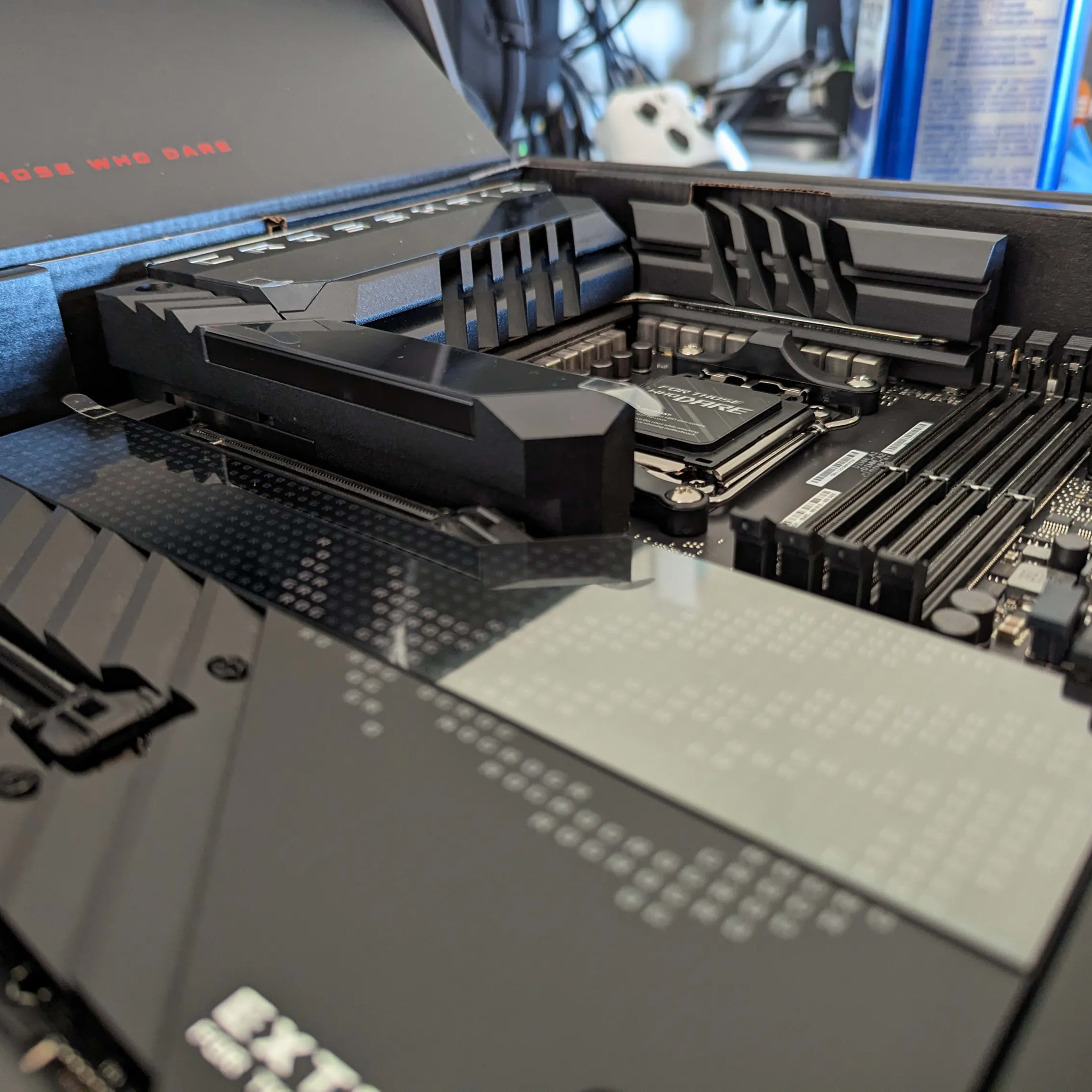 ASUS ROG CROSSHAIR X670E EXTREME MOTHERBOARD