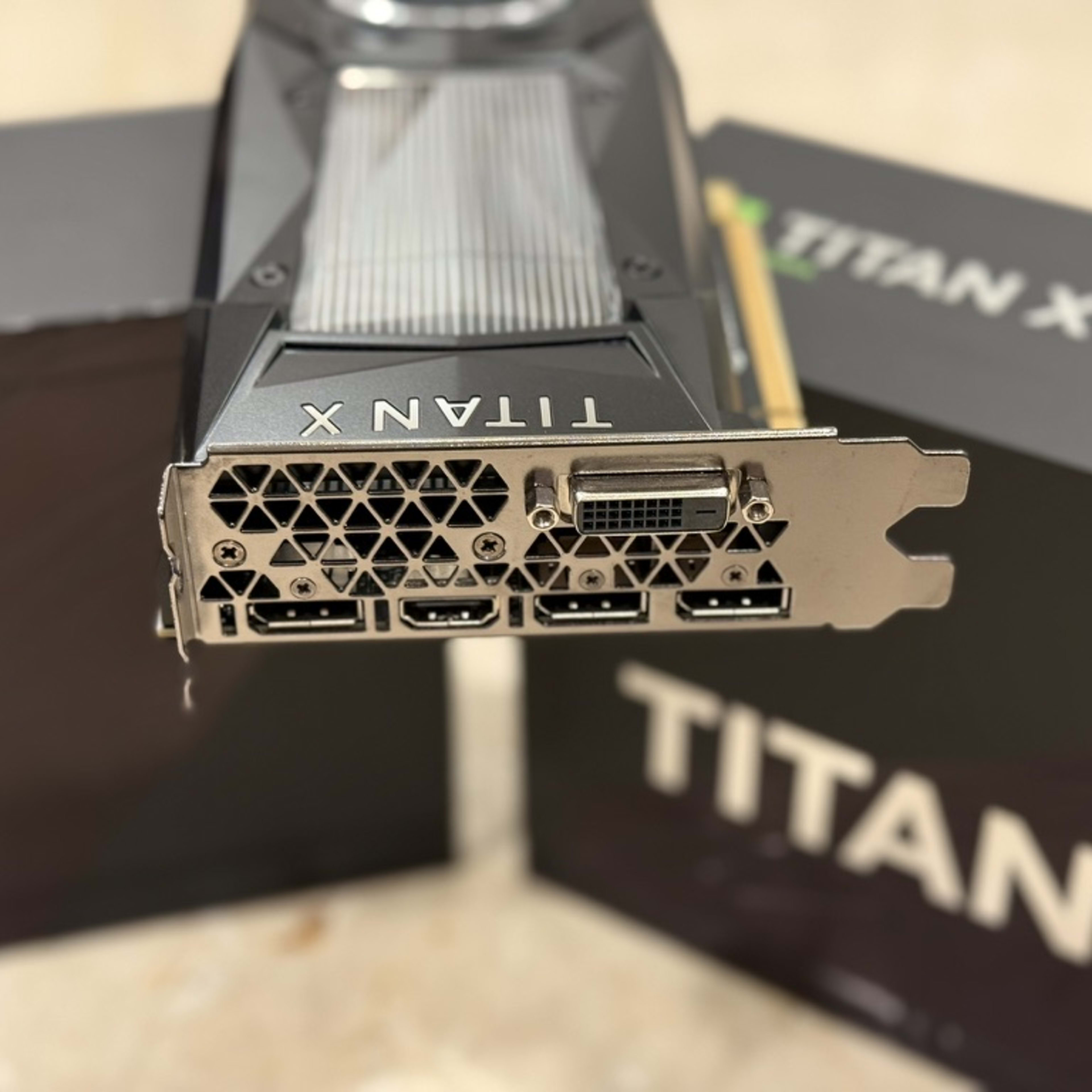 Nvidia Titan X Pascal 12GB GDDR5X - Like New, In Original Nvidia Titan X Pascal 12GB GDDR5X - Like New, In Original