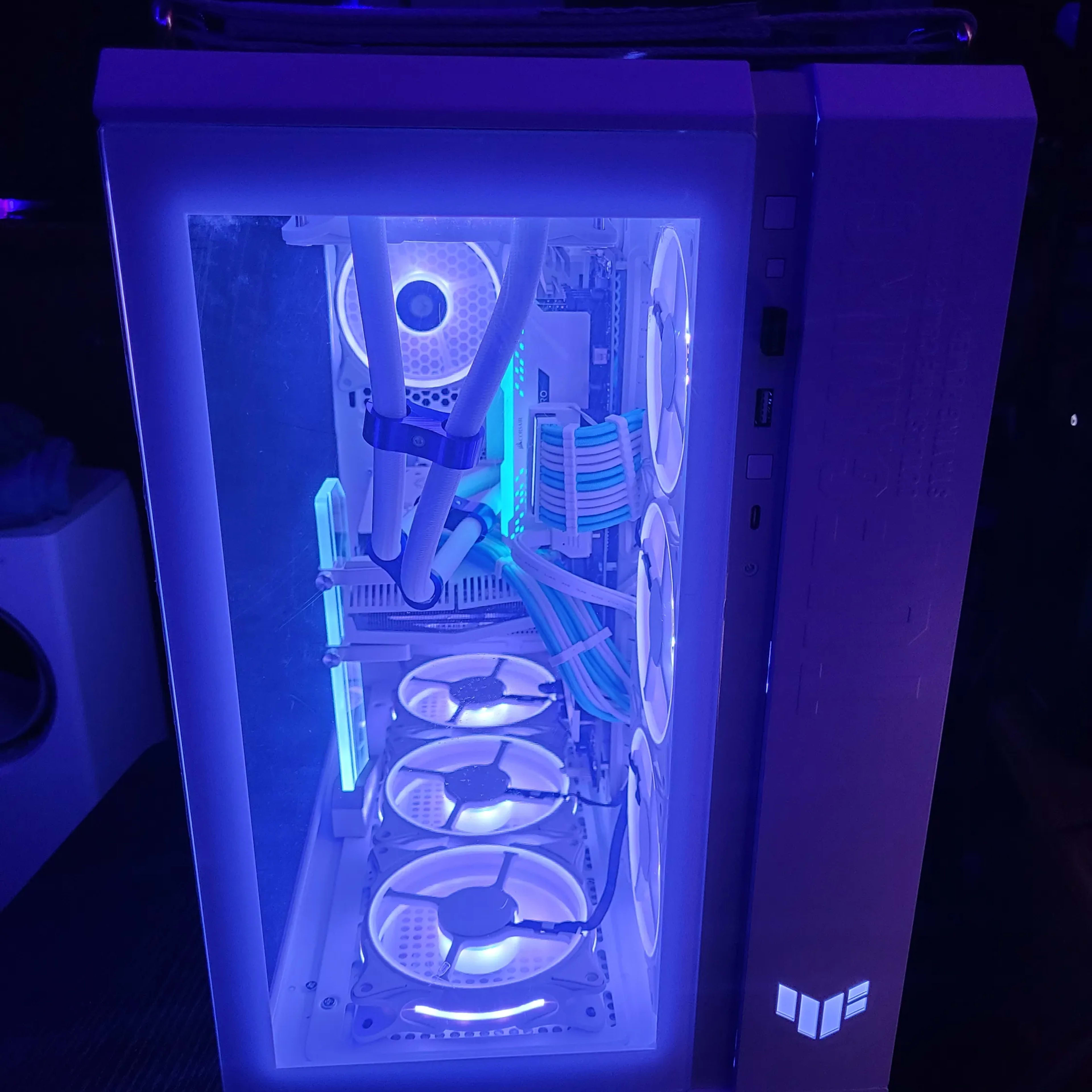 SNOWBLIND  Ryzen 5 5600X3D -3060 12gb Newly built gaming pc.