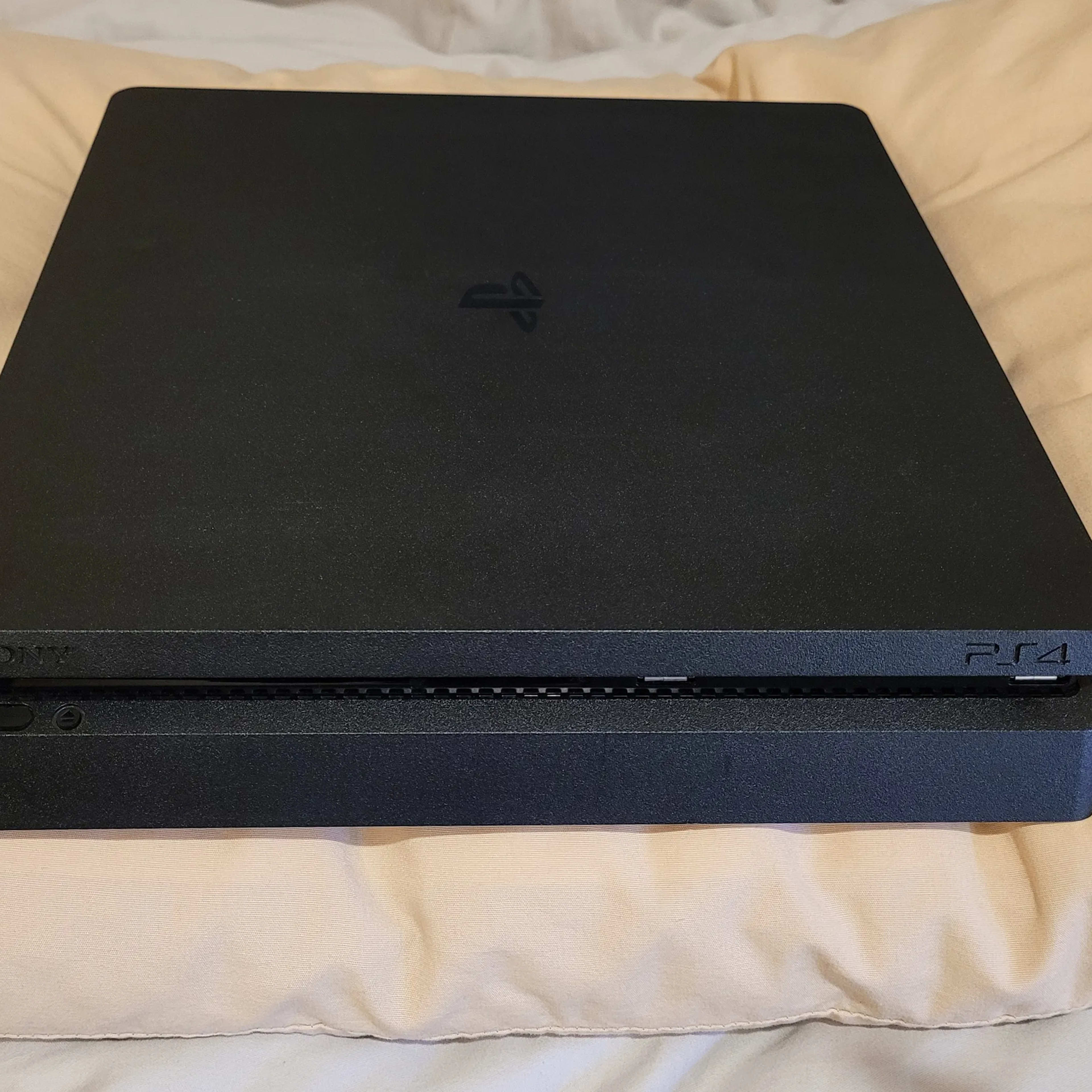 PlayStation 4 Slim Black 1TB Console