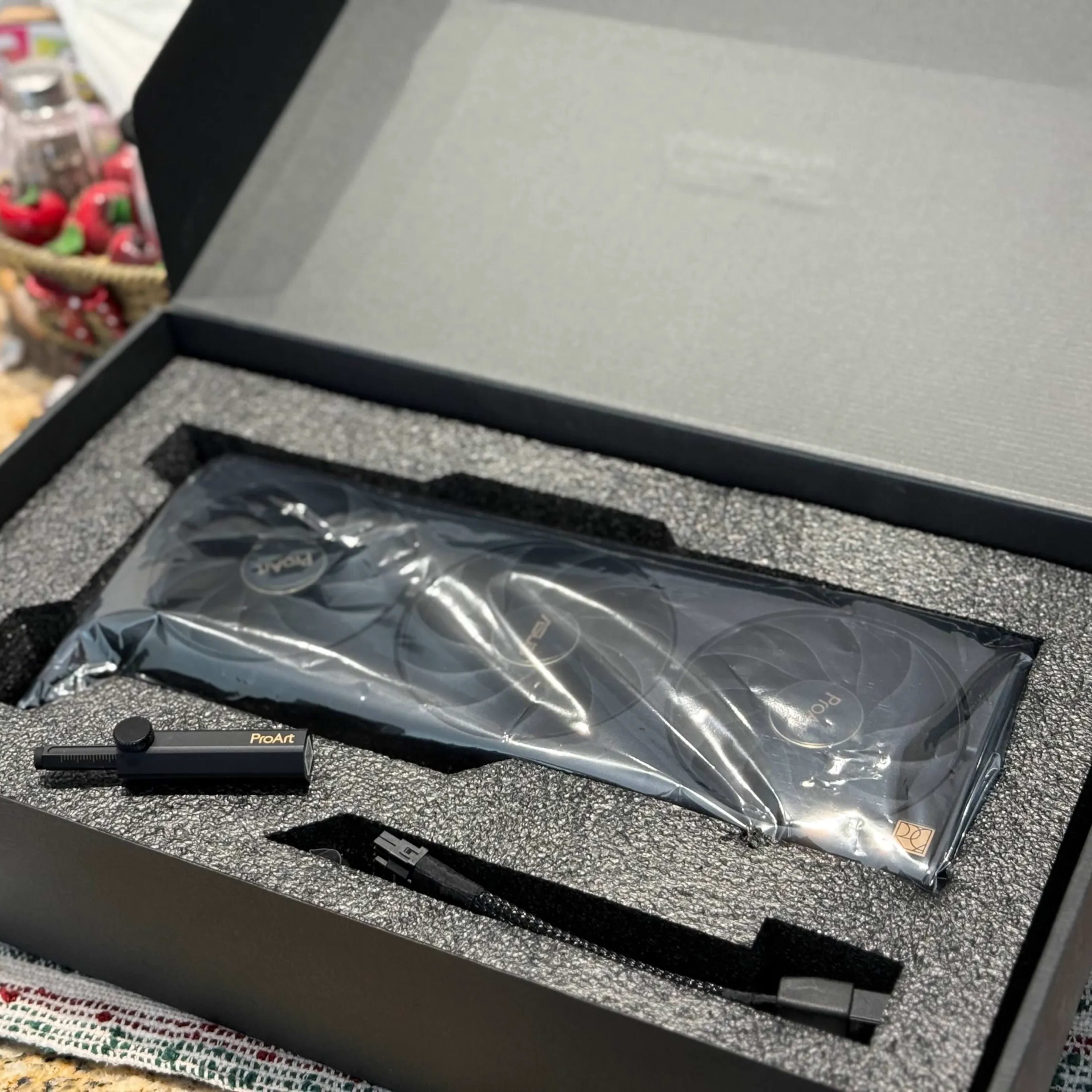 ASUS ProArt GeForce RTX 4080 Super 16GB GDDR6X Graphics Card ASUS ProArt GeForce RTX 4080 Super 16GB GDDR6X Graphics Card