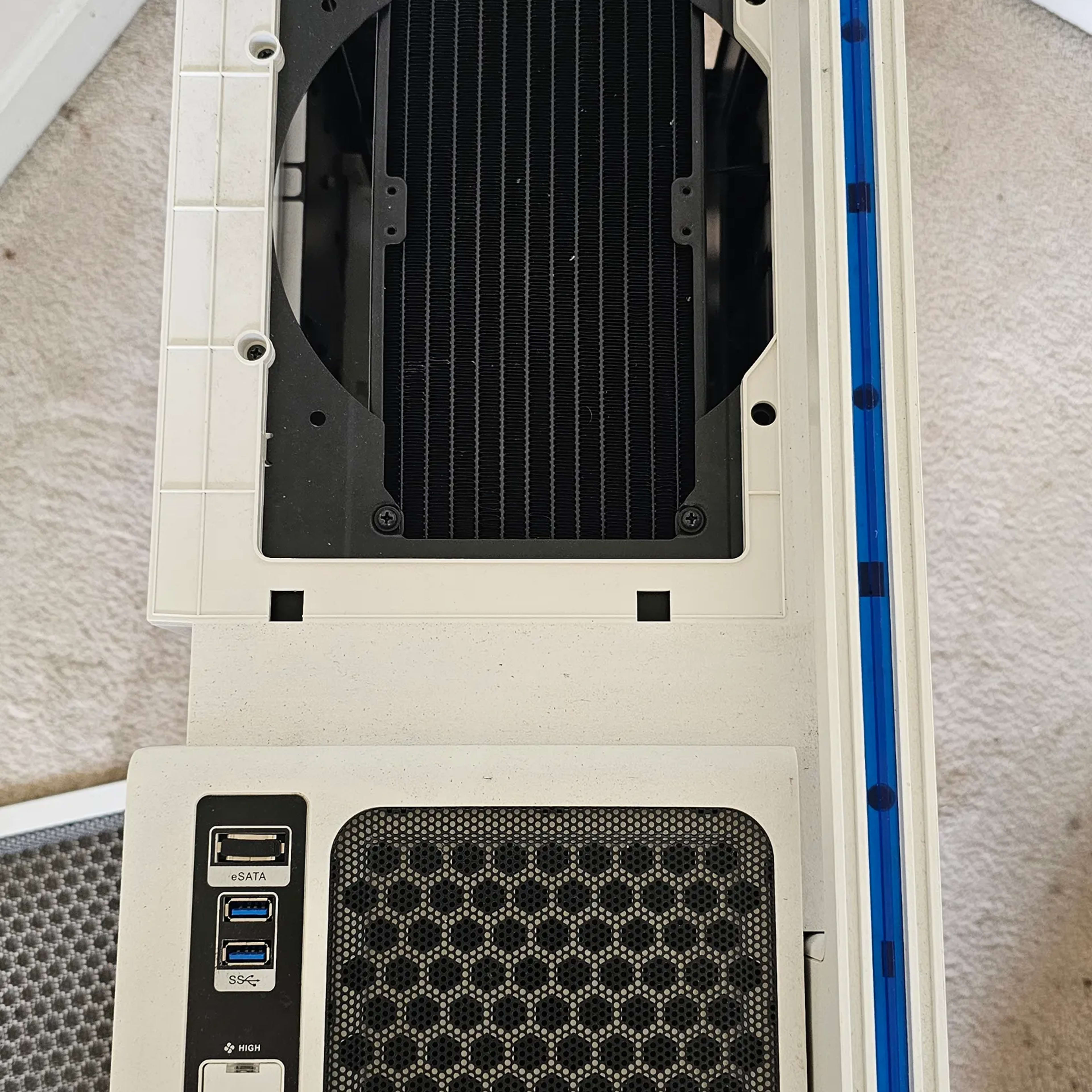 Thermaltake Level 10 GT Snow Edition | Jawa Thermaltake Level 10 GT Snow Edition | Jawa