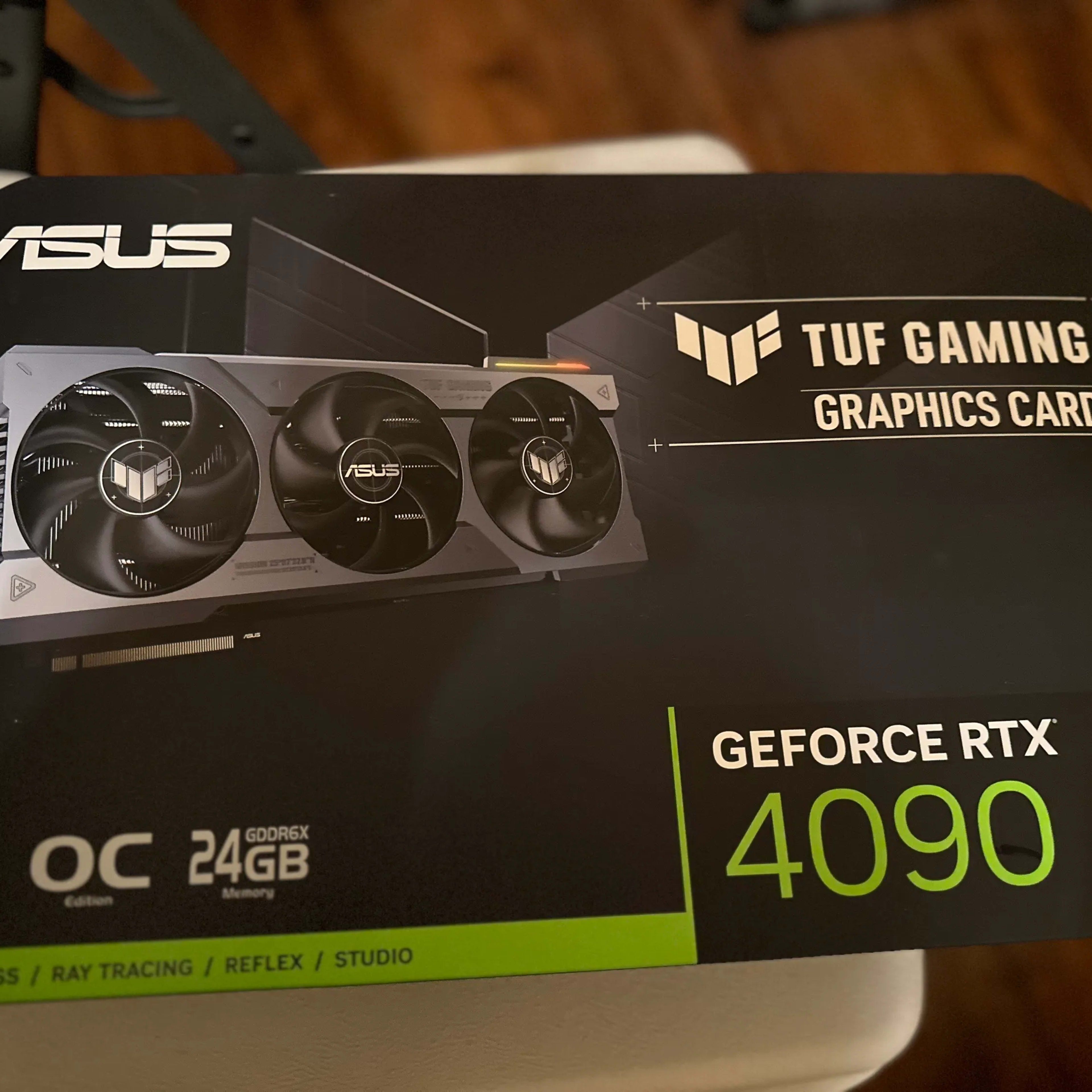 ASUS - NVIDIA GeForce RTX 4090 TUF Overclock 24GB GDDR6X