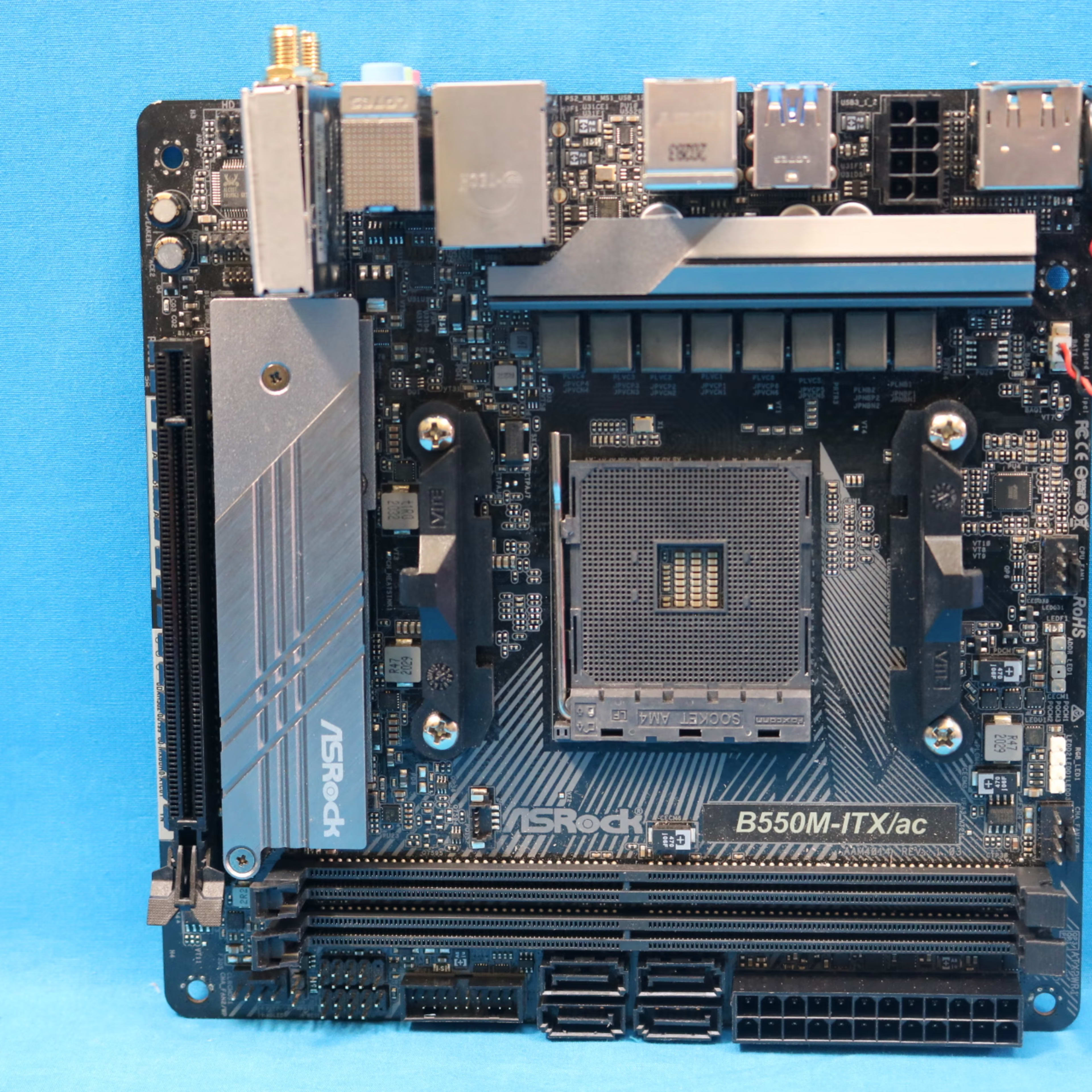 *No I/O Shield* ASRock B550M-ITX/ac AMD Socket AM4 DDR4 mini-ITX Desktop Motherboard