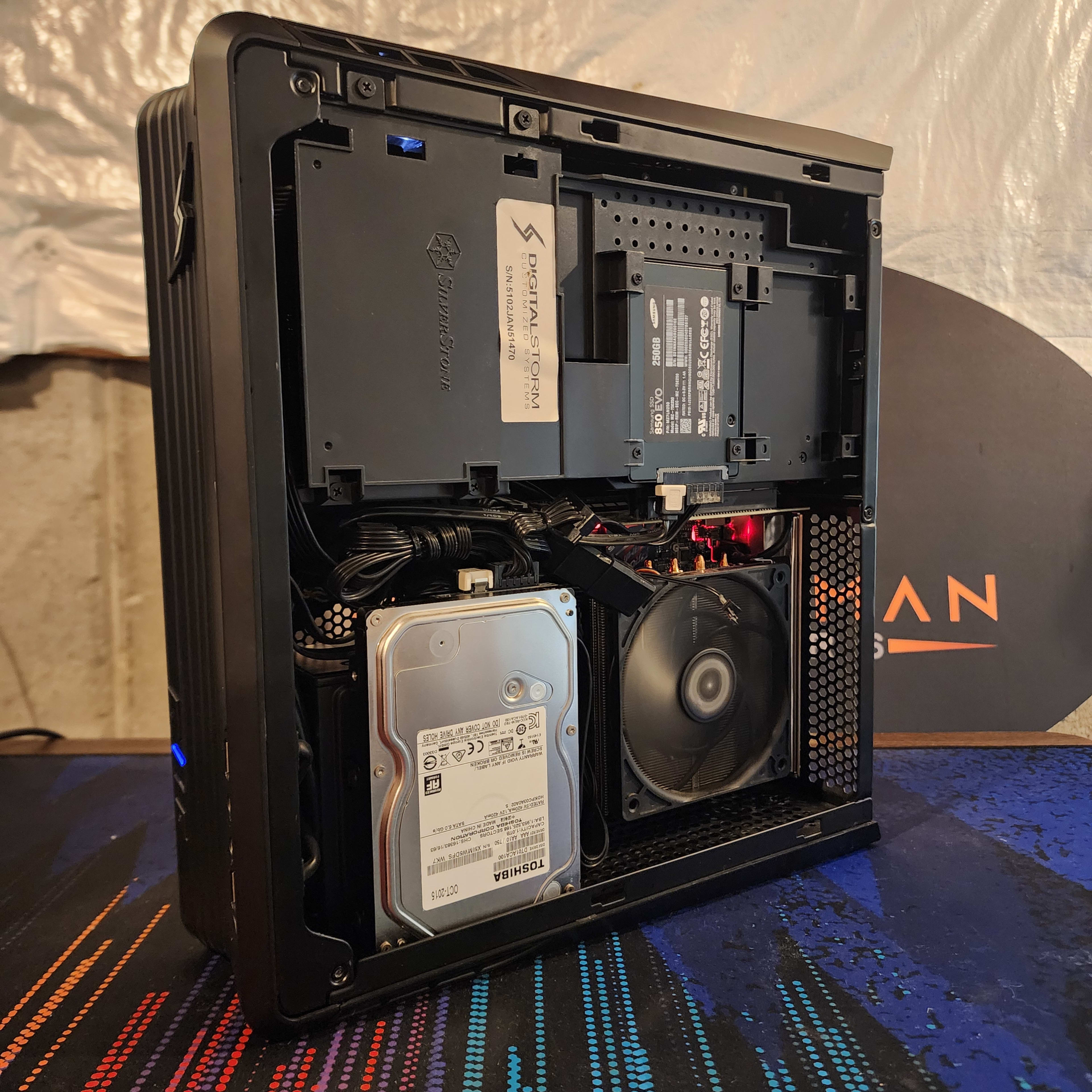 Nvidia GTX 980 Ti / i7-6700K / 16GB DDR4 RAM - Mini Gaming Nvidia GTX 980 Ti / i7-6700K / 16GB DDR4 RAM - Mini Gaming
