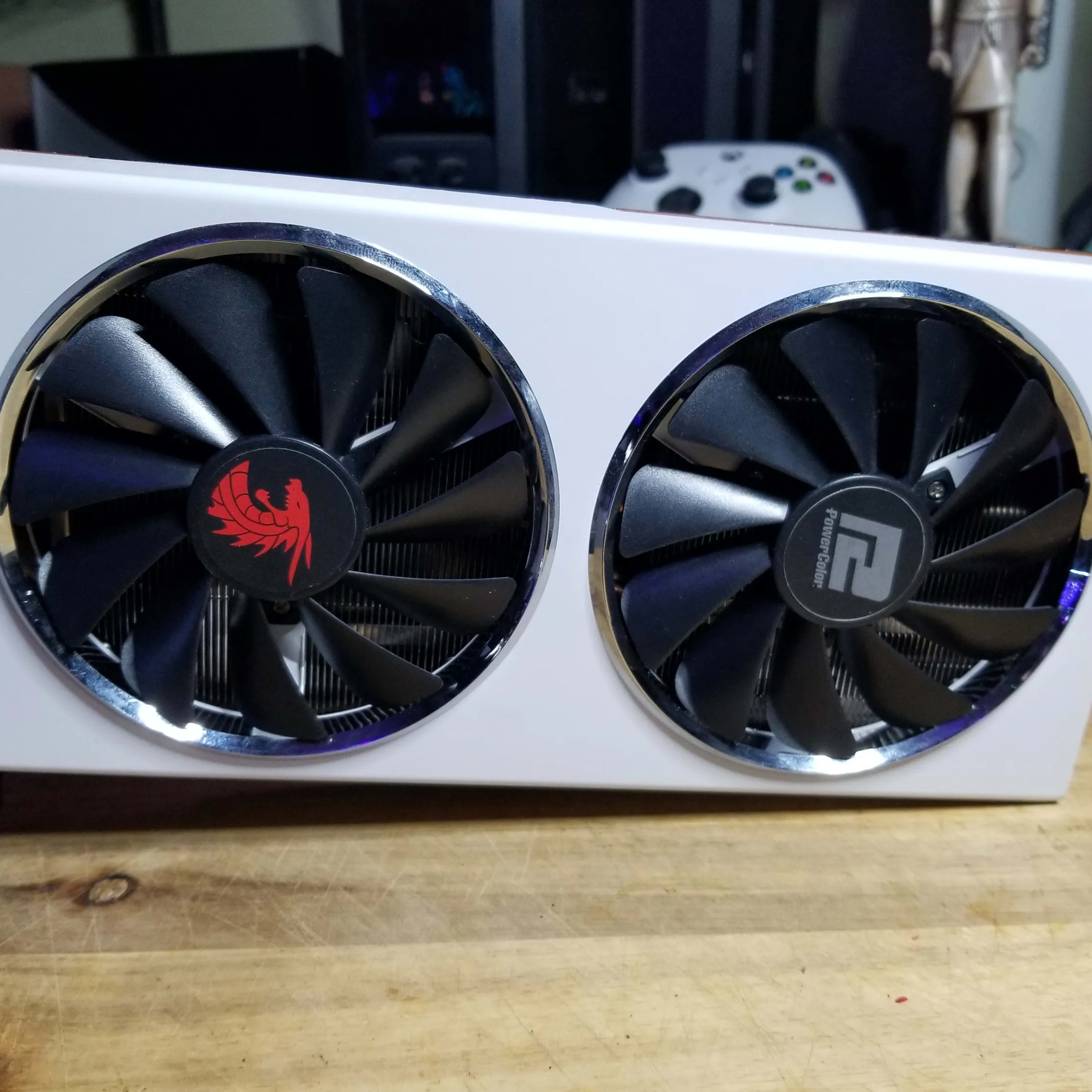 CUSTOM WHITE  PowerColor Red Dragon Radeon™ AXRX 5600 XT 6GBD6-3DHR/OC