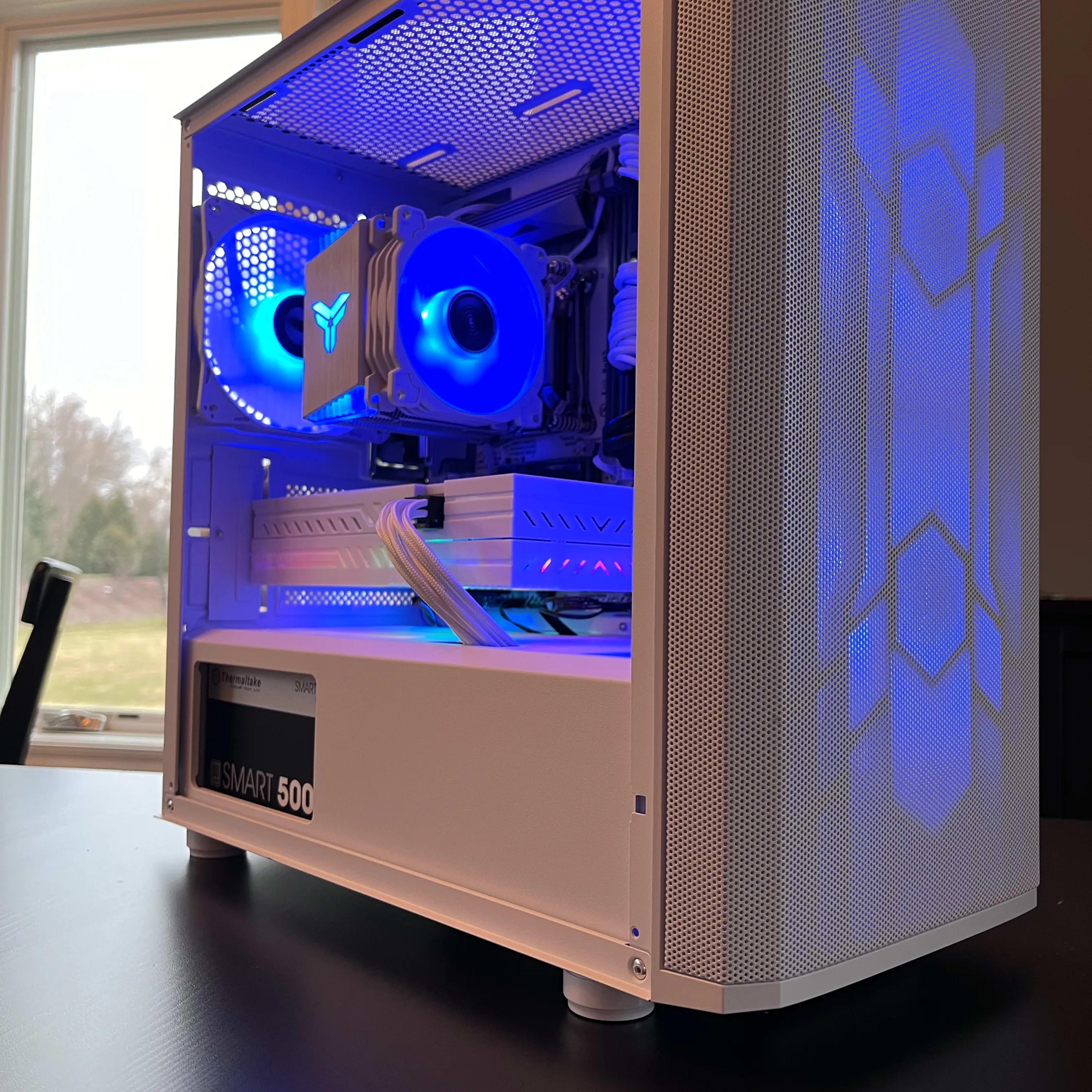 ALL WHITE GAMING PC | RX 580 | I7 5930K EQUIVALENT | 16GB DDR4 | 500GB NVME