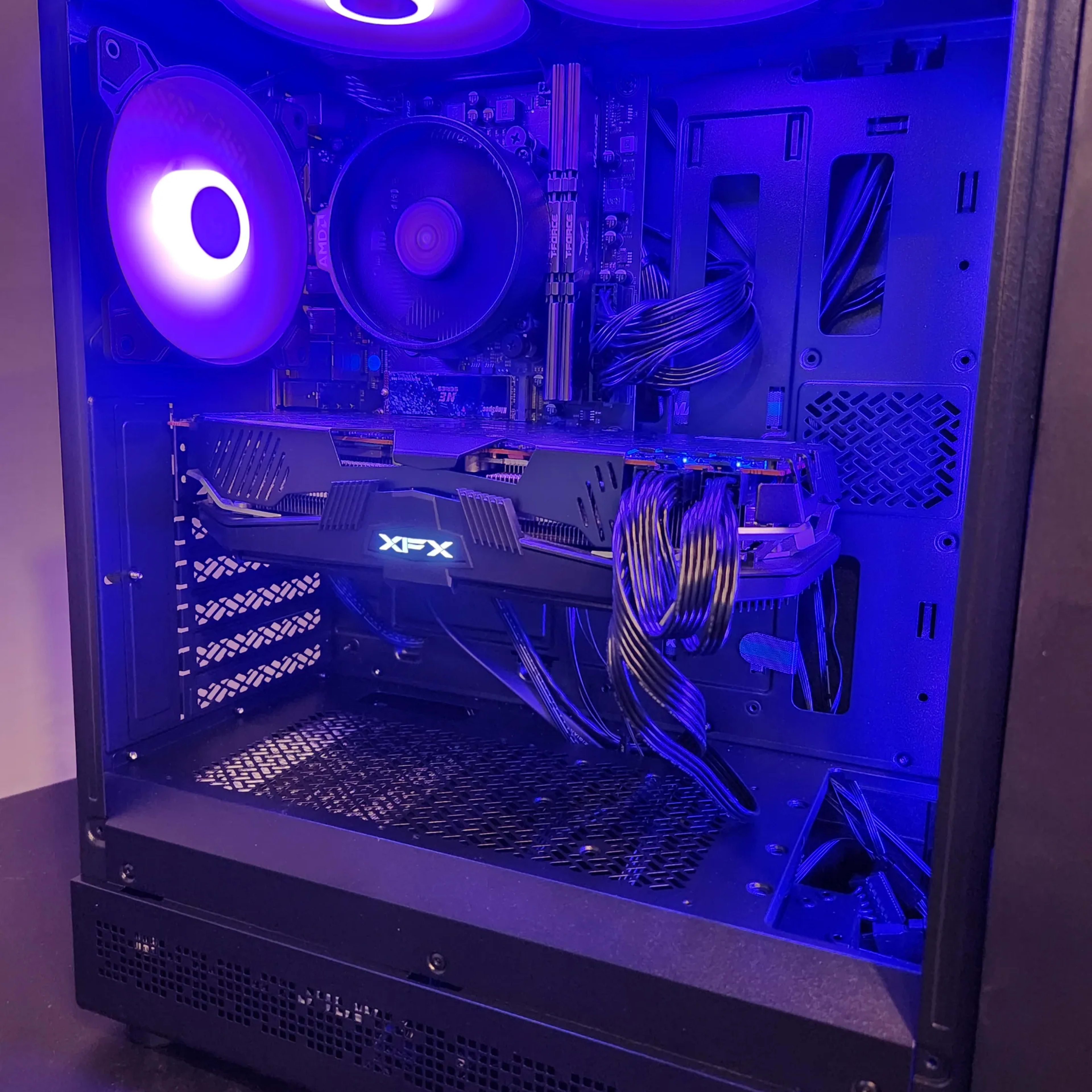 Ultimate 1080p Gaming PC | Ryzen 5 5500 + RX 5700XT | 16GB Ultimate 1080p Gaming PC | Ryzen 5 5500 + RX 5700XT | 16GB