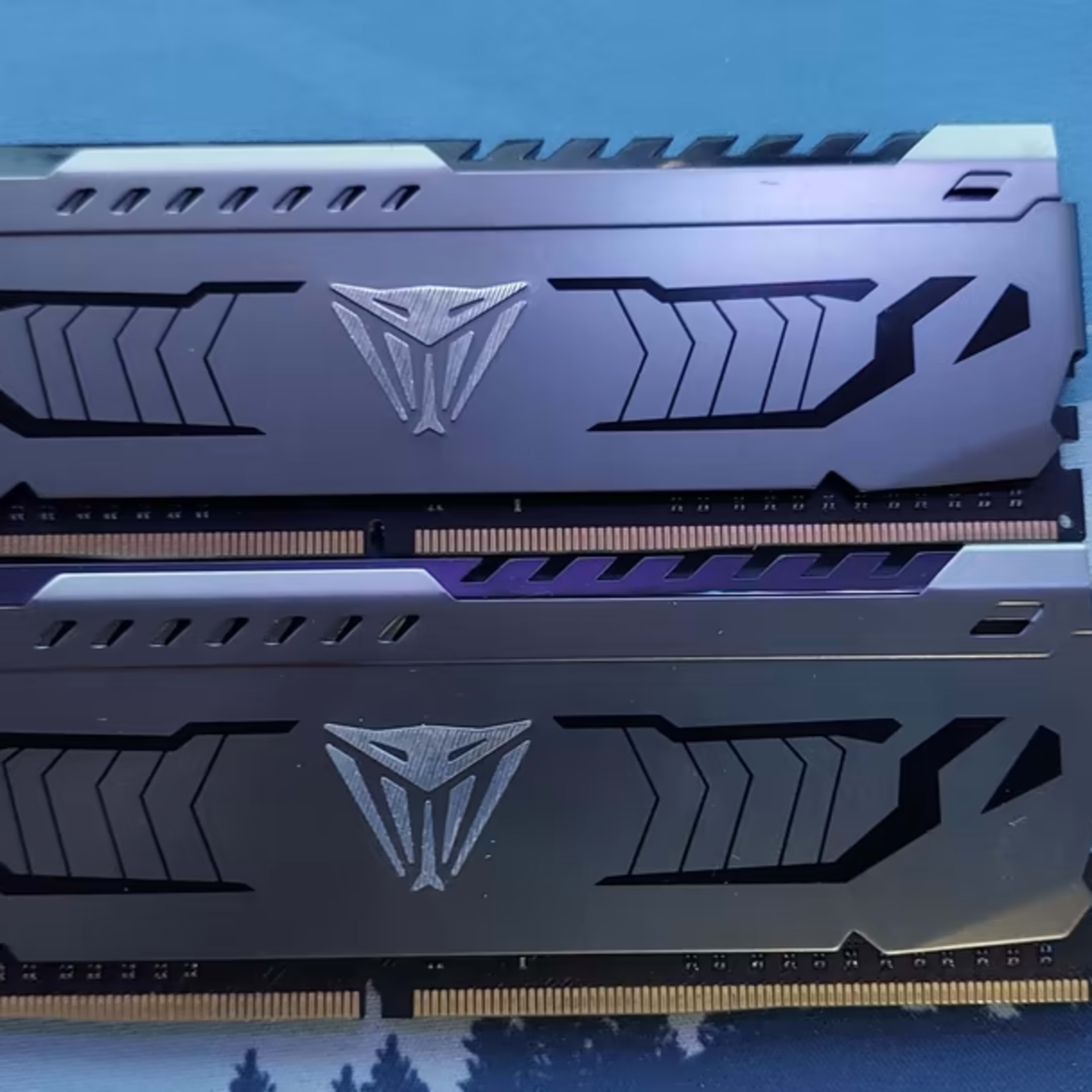 16 GB (2x8GB) DDR4-4133MHZ RAM - Patriot Viper Steel High