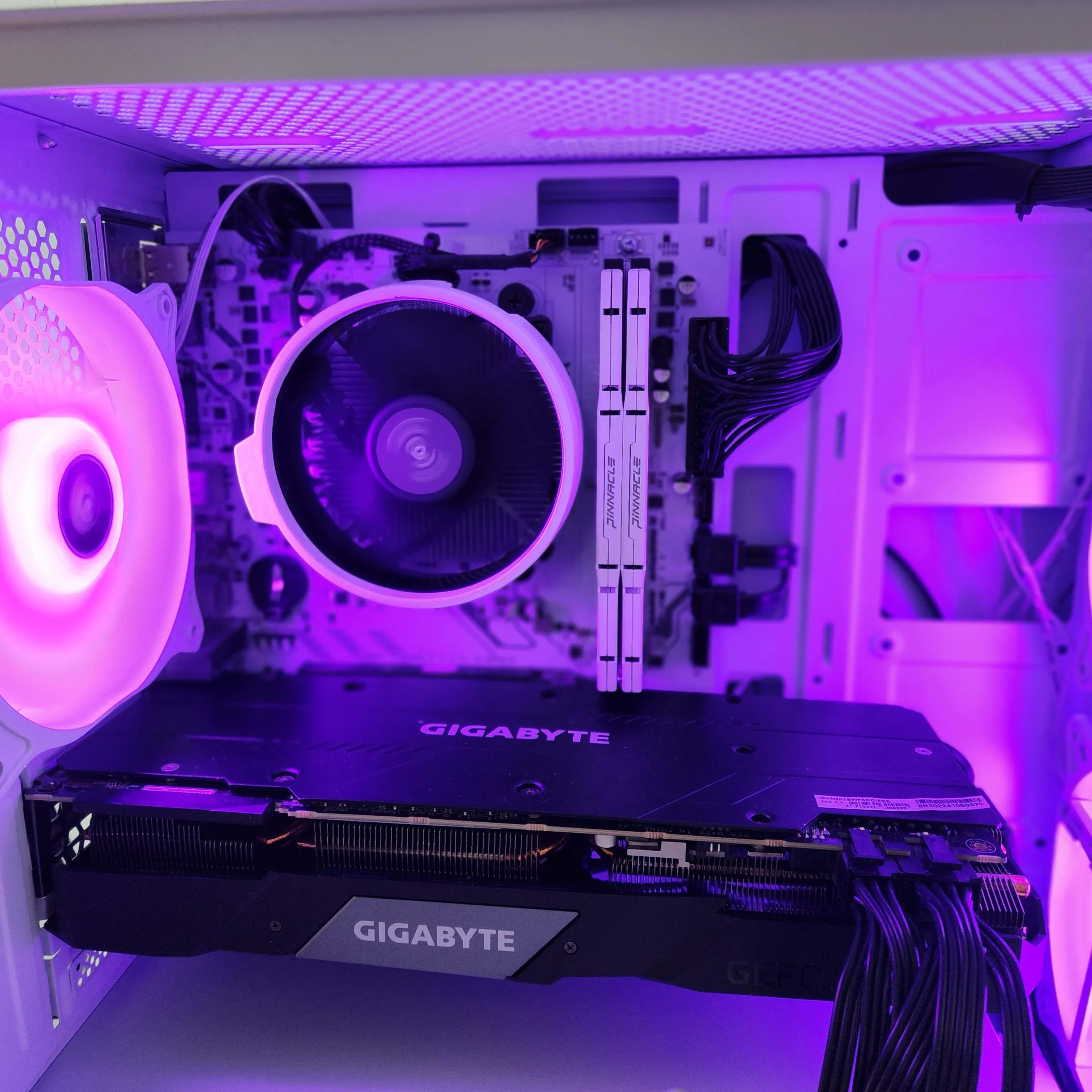 1080p / Light 1440p Gaming PC (Ryzen 2600x, RTX 2070 Super 1080p / Light 1440p Gaming PC (Ryzen 2600x, RTX 2070 Super
