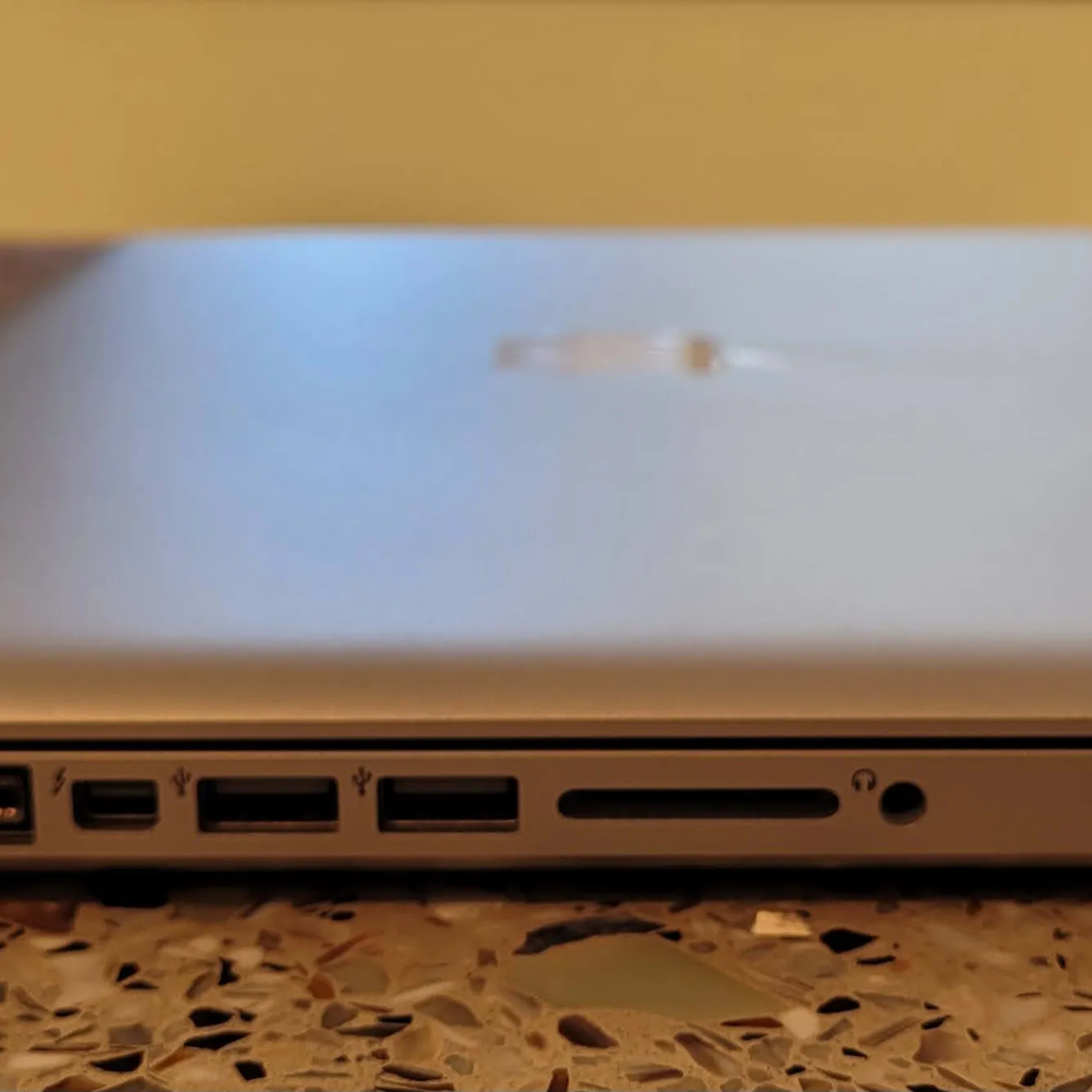 Early 2011 Unibody Macbook Pro Good Condition!