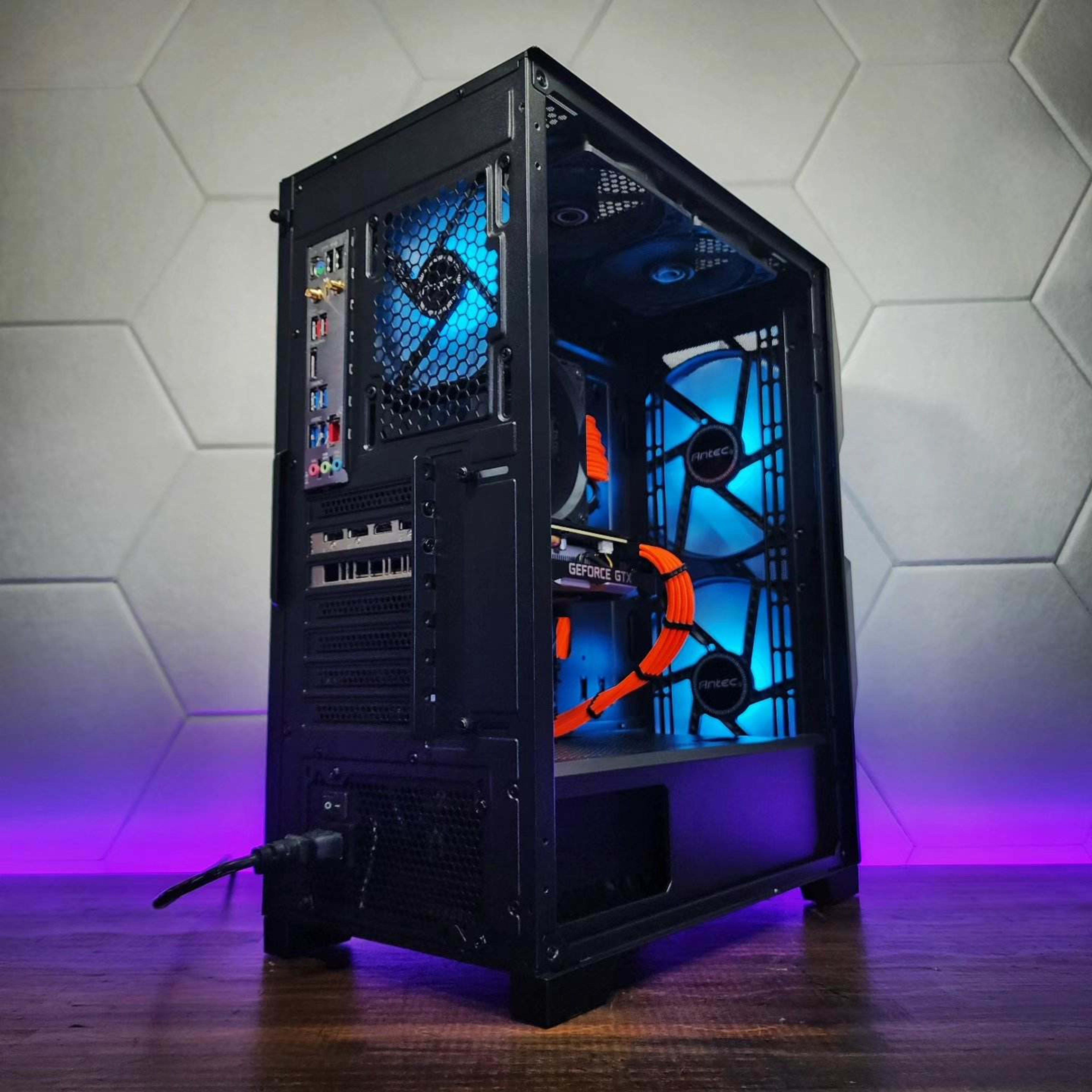 💙🧡💙 MSI GTX 1660 Ti // Intel Core i5 10500 // OLOy 16GB 3200MHz // Crucial P3 500GB NVMe Gen3