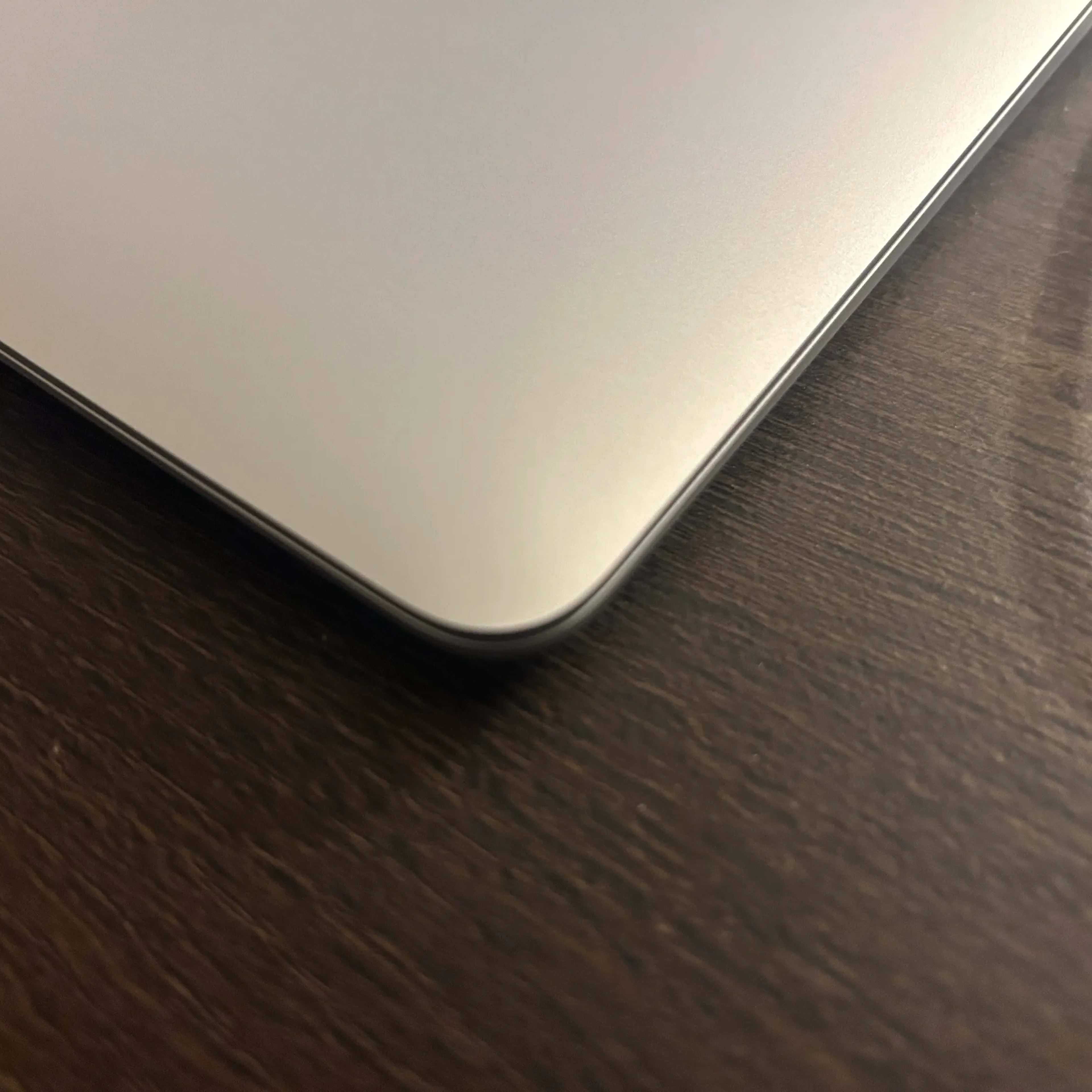 Macbook Air M1 13 in Silver, 8GB RAM, SSd 256GB | Jawa Macbook Air M1 13 in Silver, 8GB RAM, SSd 256GB | Jawa