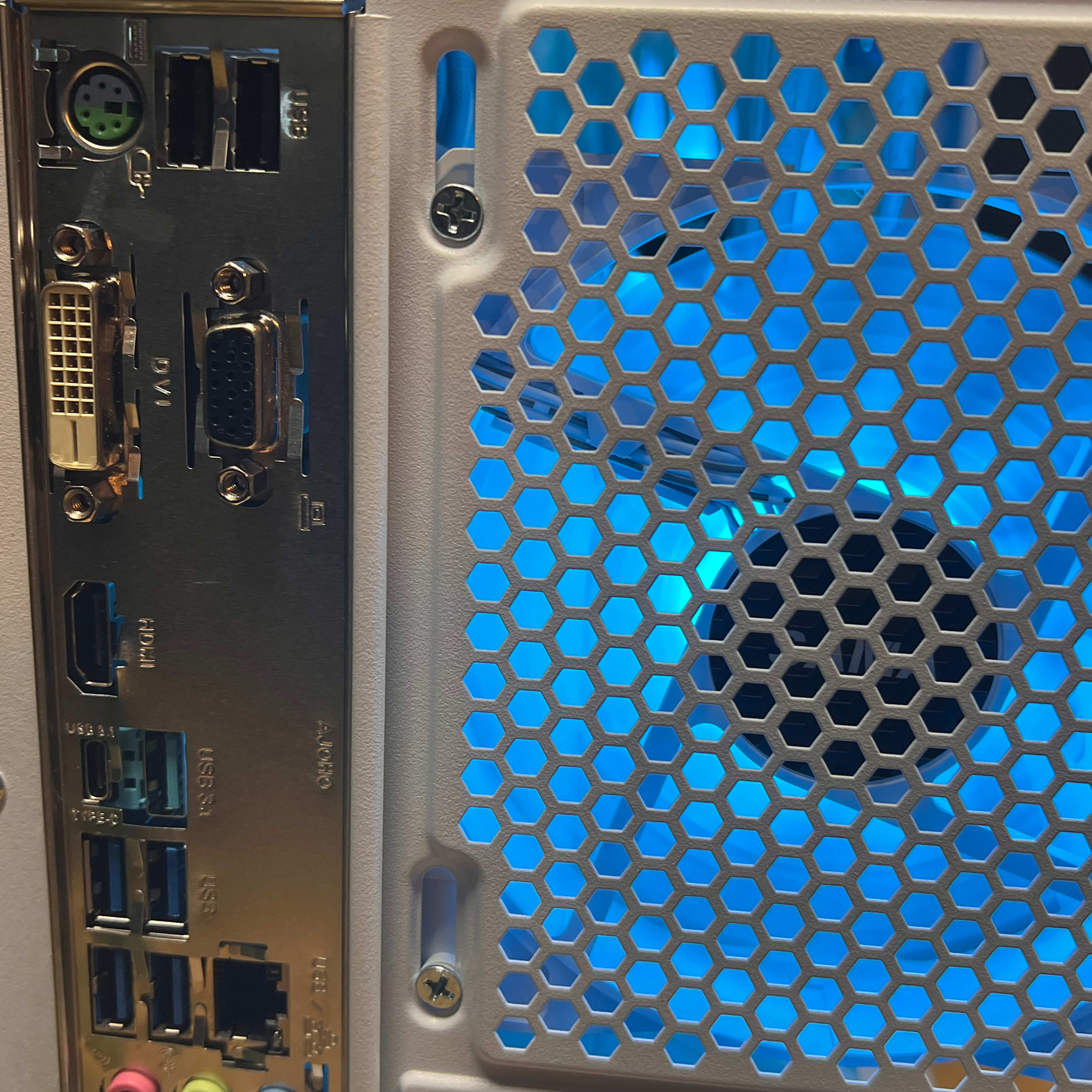 Blue ice 1080p esports  2400g with a 5500xt 16g of ram