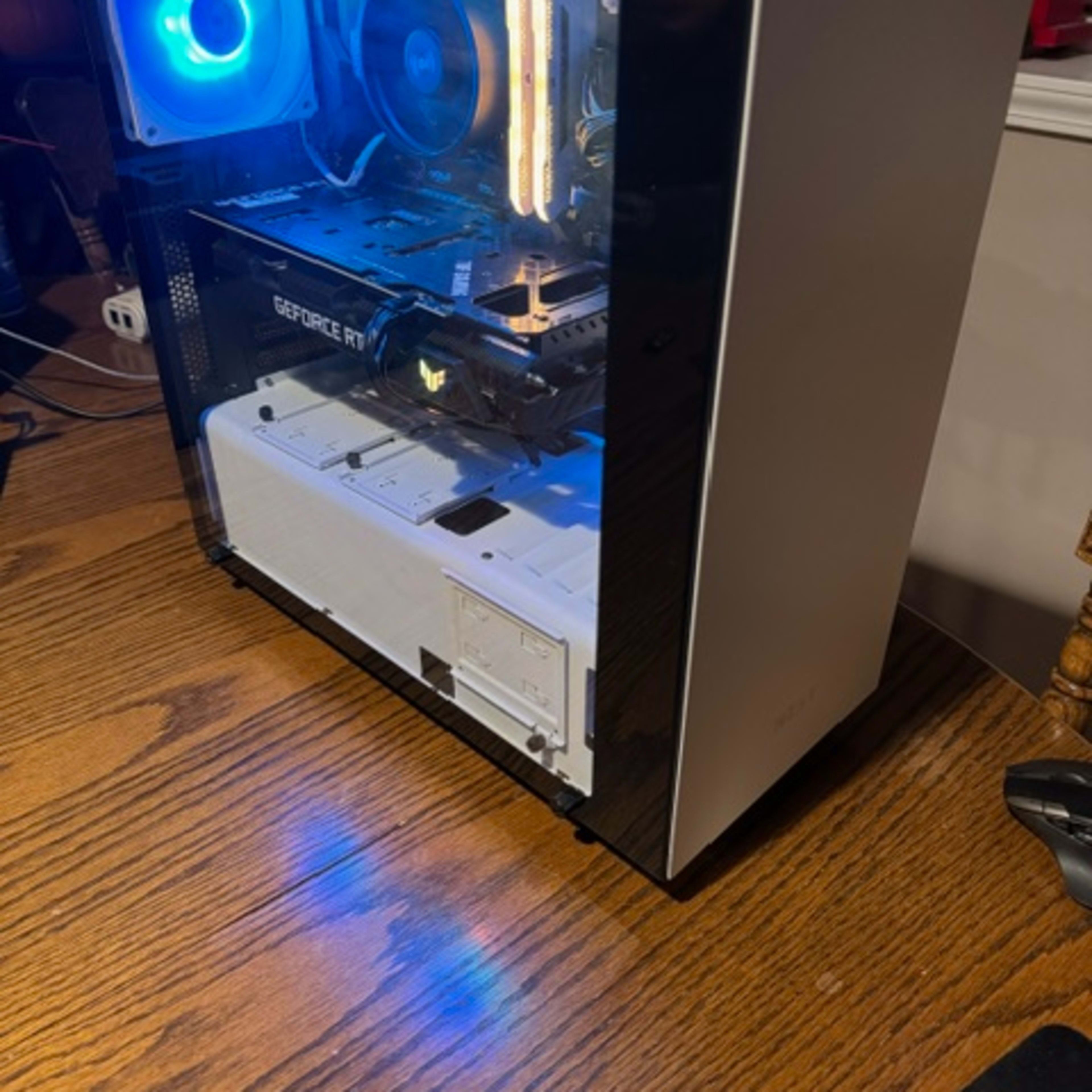 ALL WHITE Game/Streaming PC