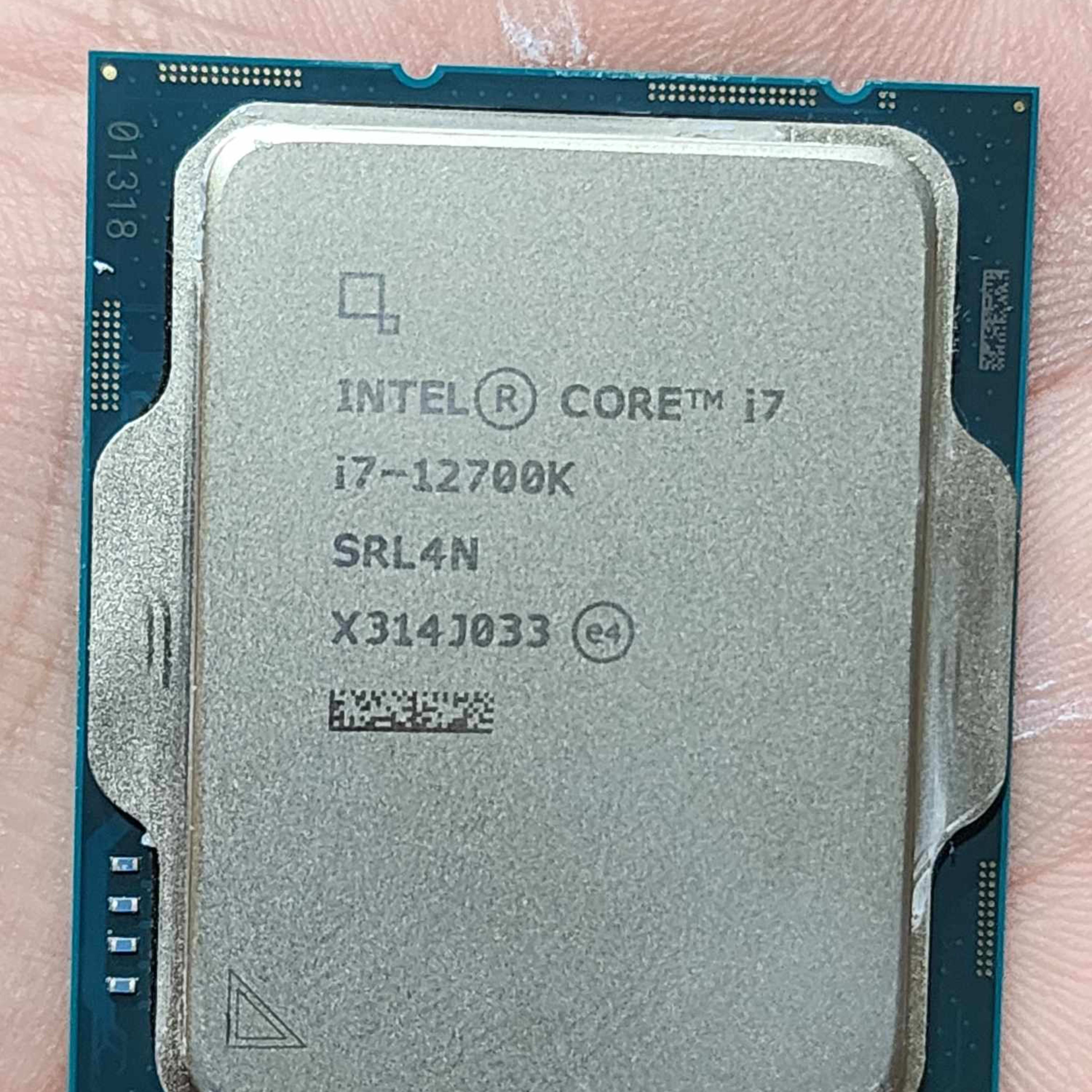 Intel Core i7-12700K Gaming Desktop Processor 12 (8P+4E) Cores up to 5.0 GHz