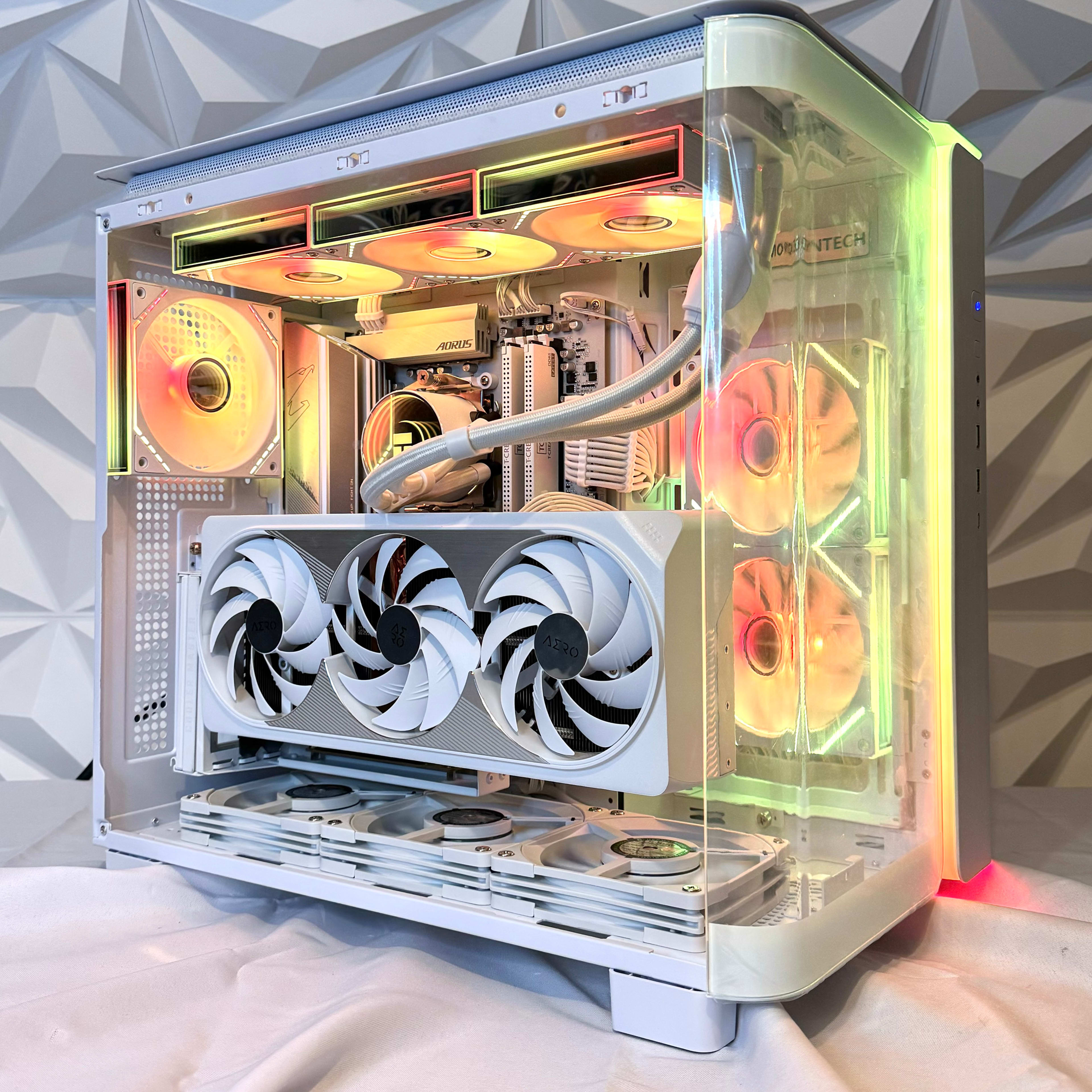 "Snow Bunny" Ryzen 7 7800X3d, 4080 super, 64gb ddr5, 2tb nvme showpiece pc, with 4TB HDD