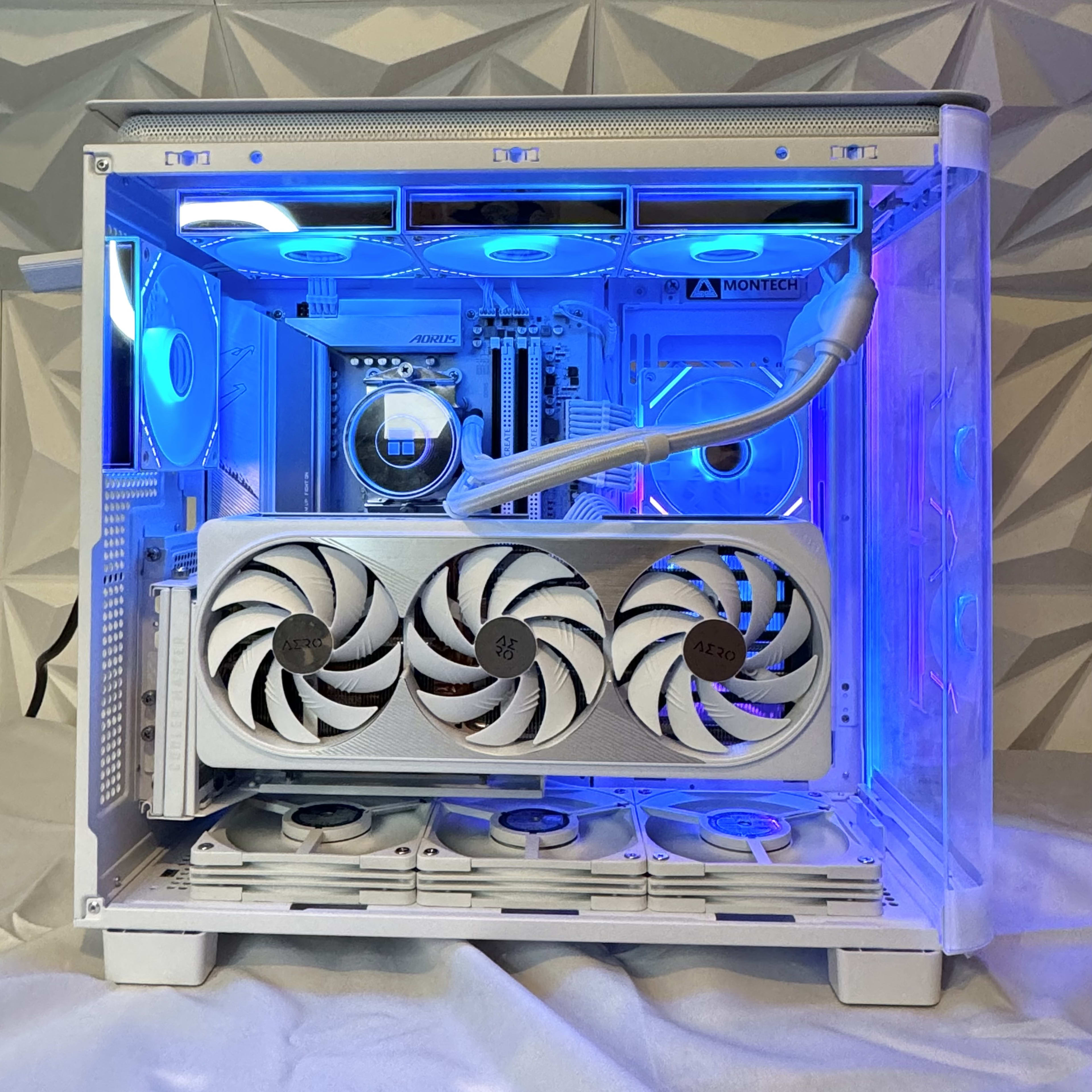 "Snow Bunny" Ryzen 7 7800X3d, 4080 super, 64gb ddr5, 2tb nvme showpiece pc, with 4TB HDD