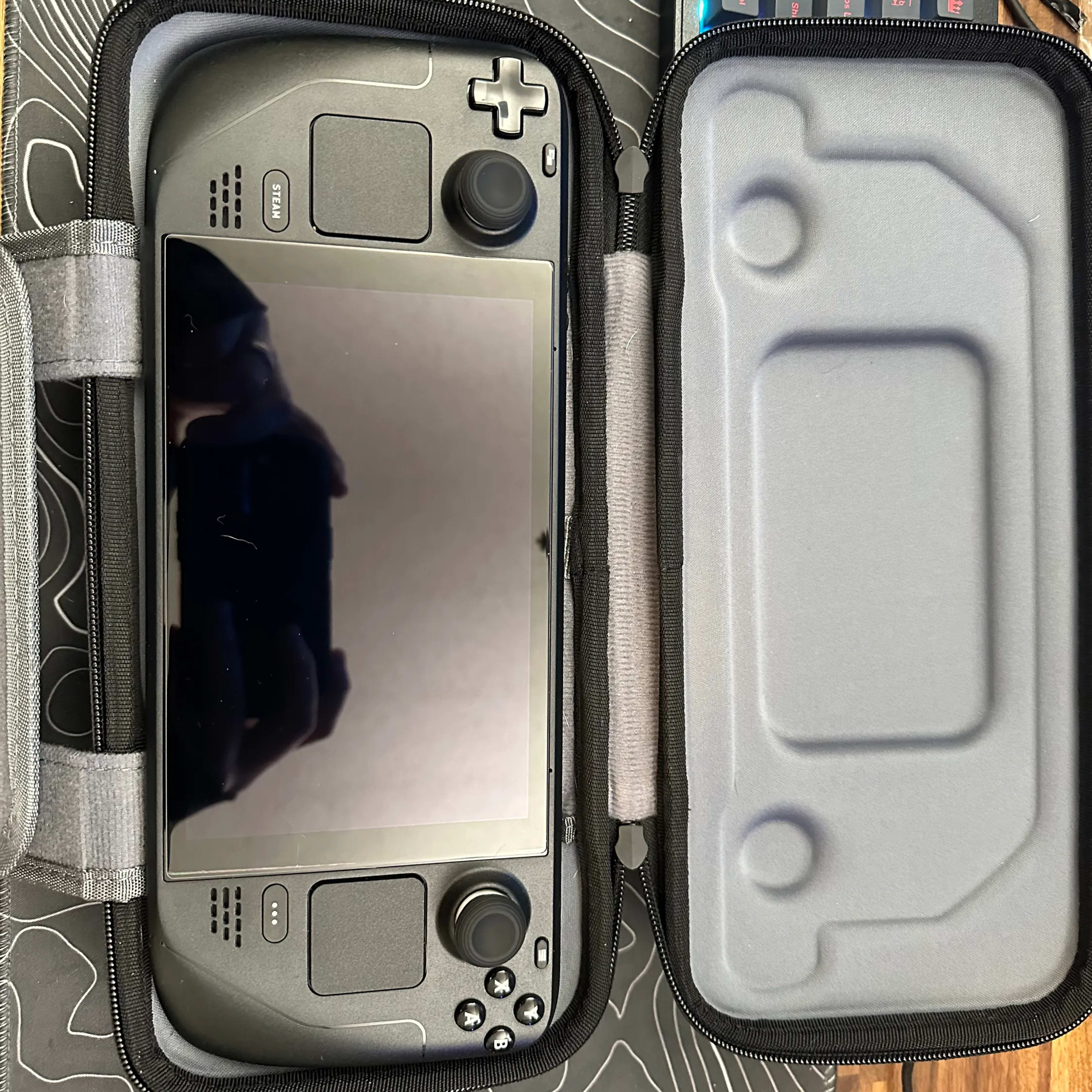 Steam Deck 256GB + 512GB MicroSD - Perfect Condition - Case Steam Deck 256GB + 512GB MicroSD - Perfect Condition - Case